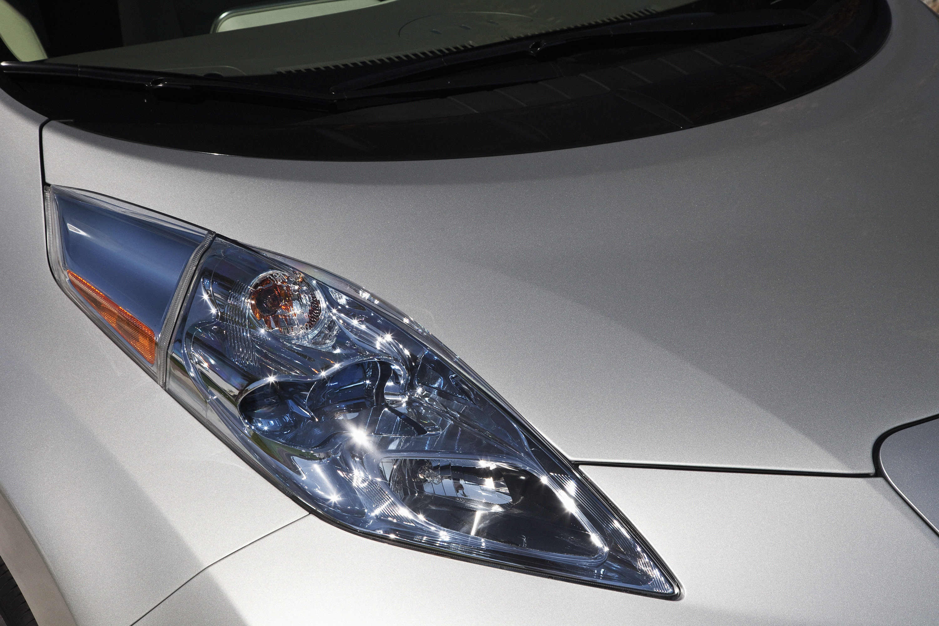 Nissan LEAF photo #30
