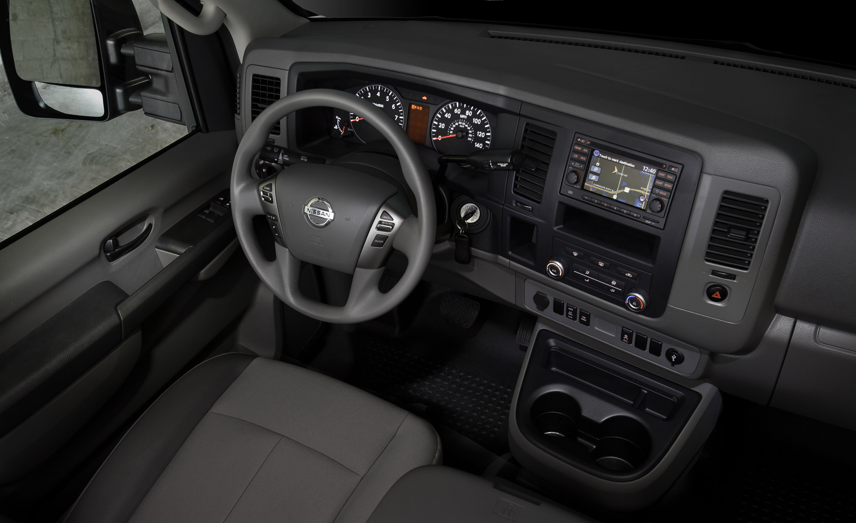 Nissan NV photo #15