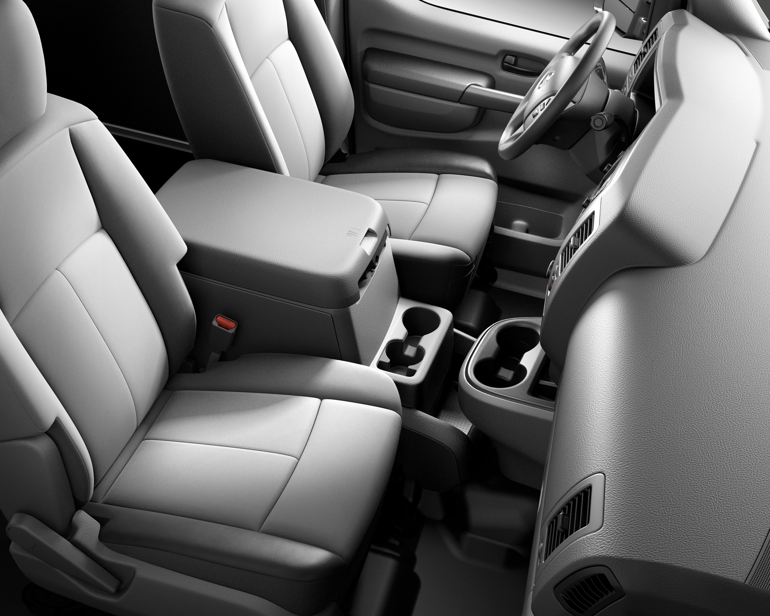 Nissan NV photo #17