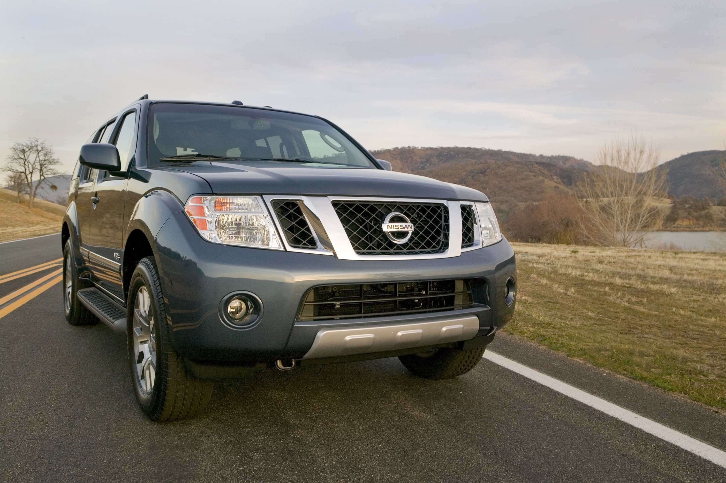 Nissan Pathfinder photo #2