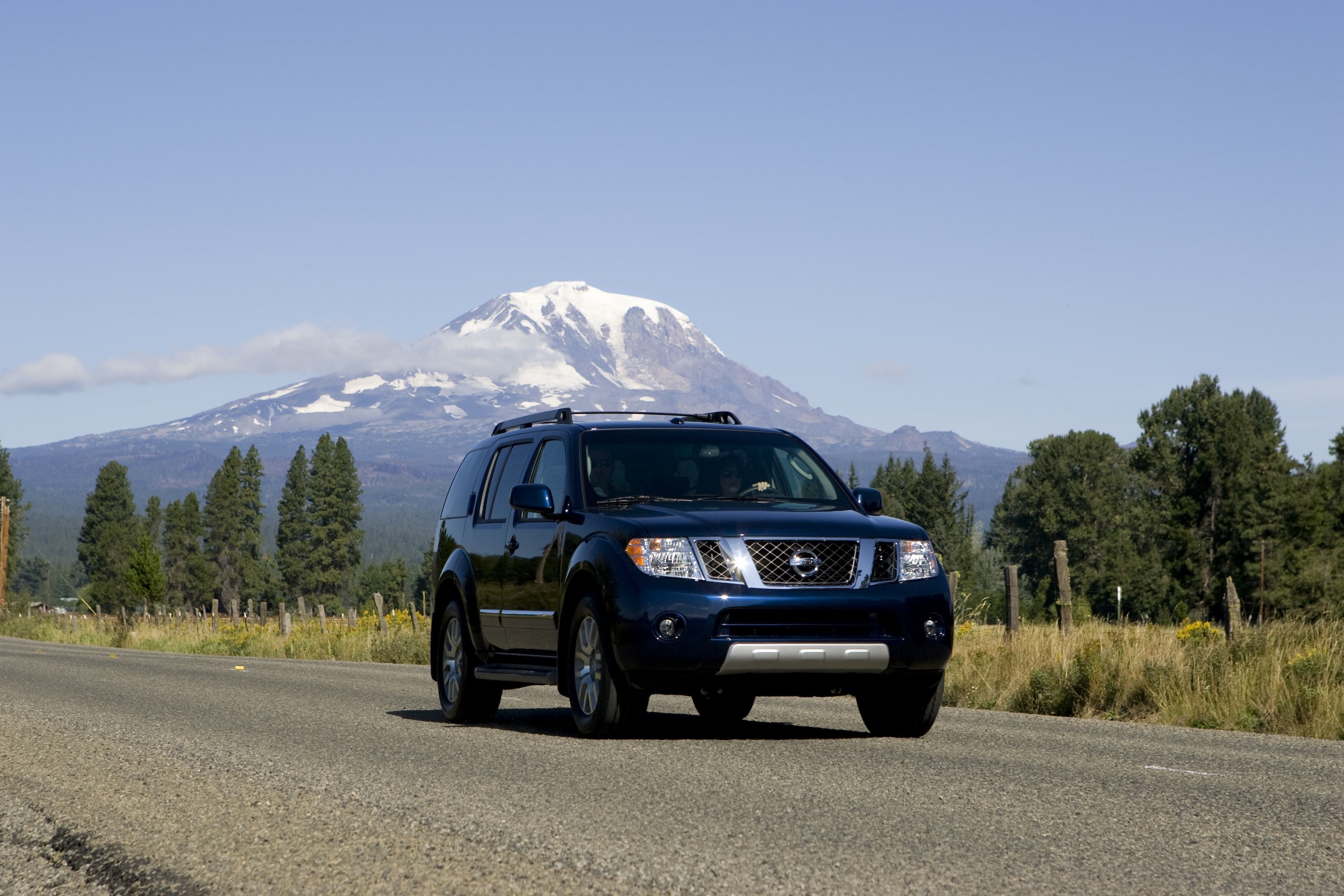 Nissan Pathfinder photo #3