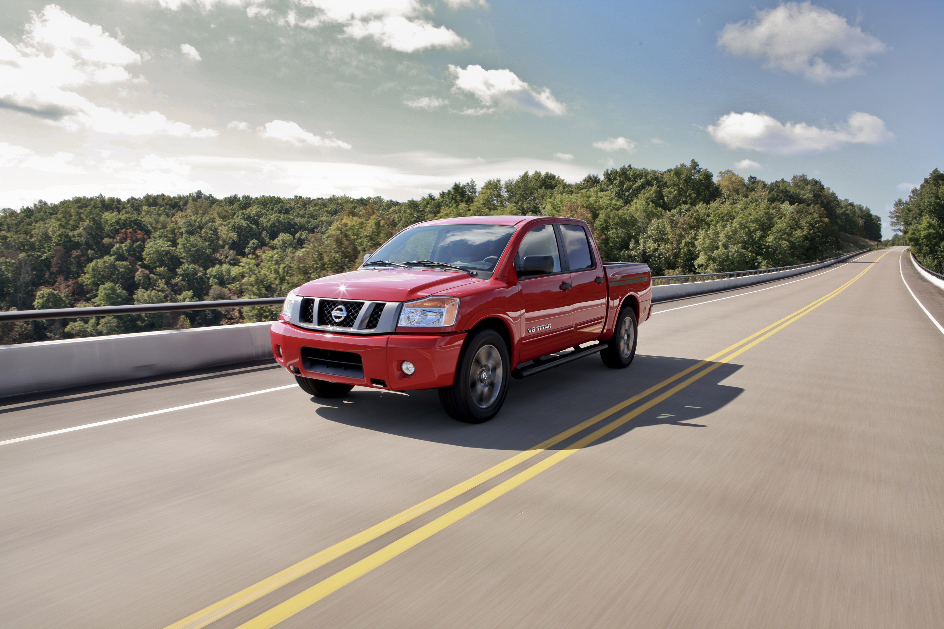 Nissan Titan Crew Cab photo #2