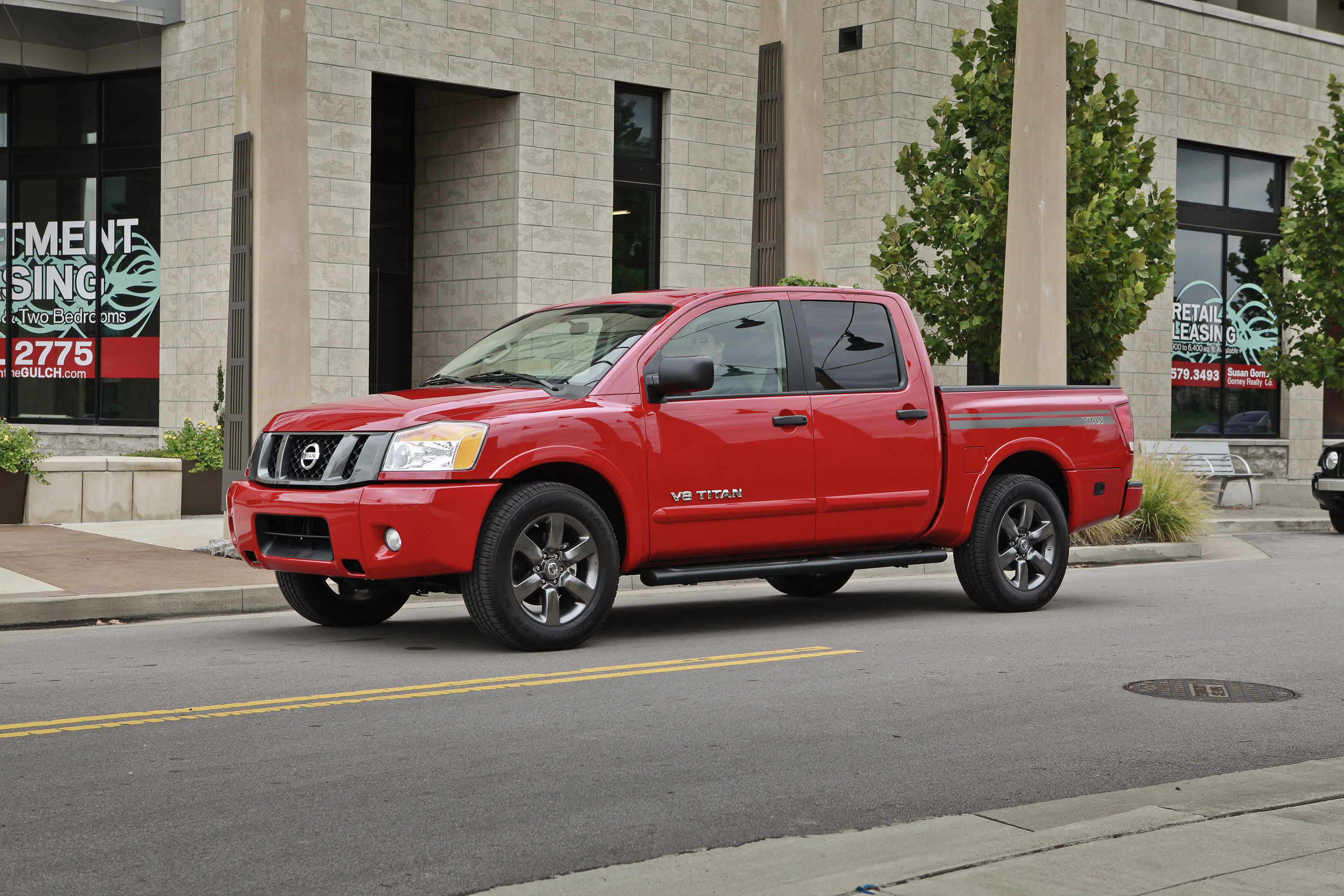 Nissan Titan Crew Cab photo #3