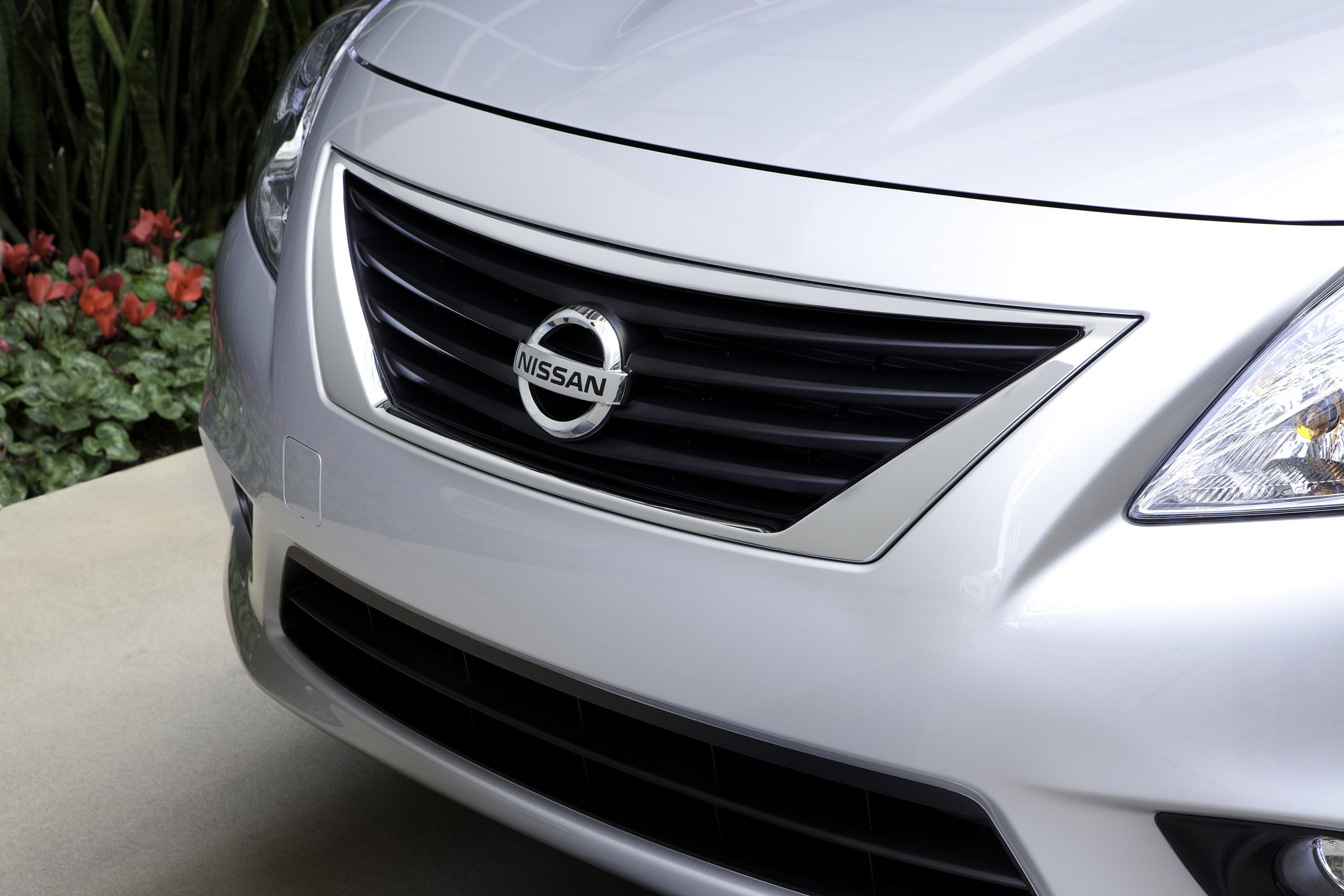 Nissan Versa SV photo #24