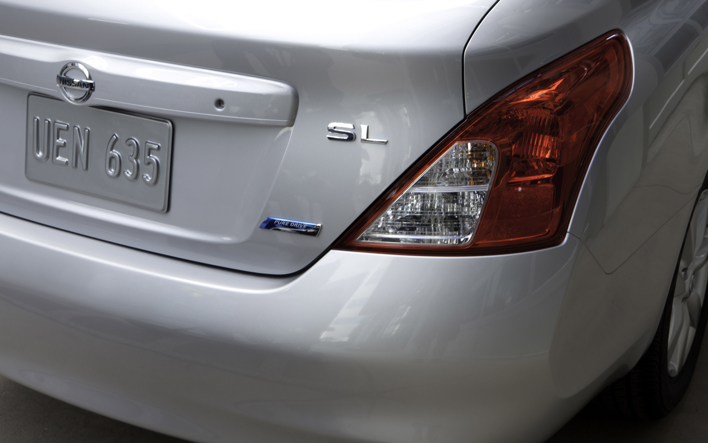 Nissan Versa SV photo #25