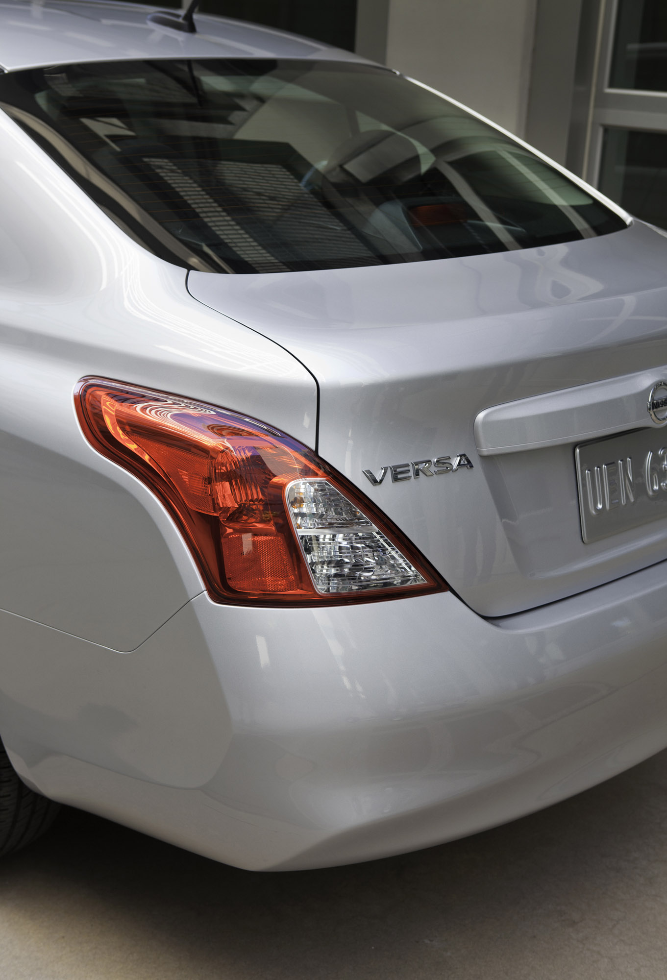 Nissan Versa SV photo #26