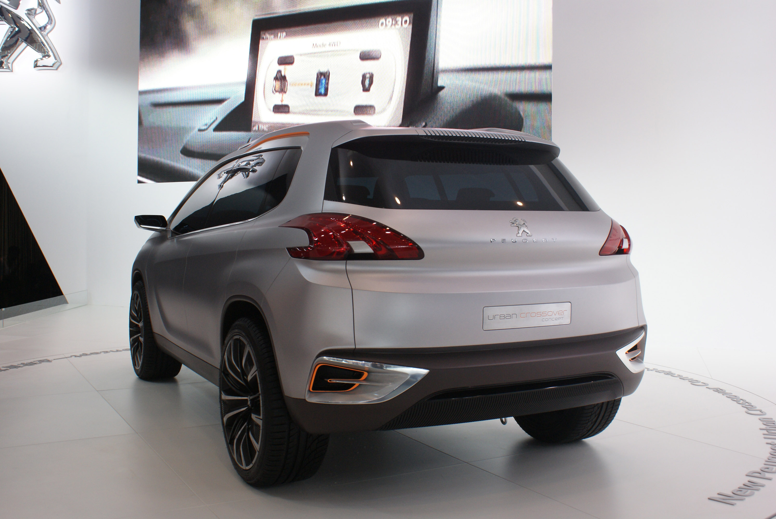 Peugeot Urban Crossover Concept photo #9