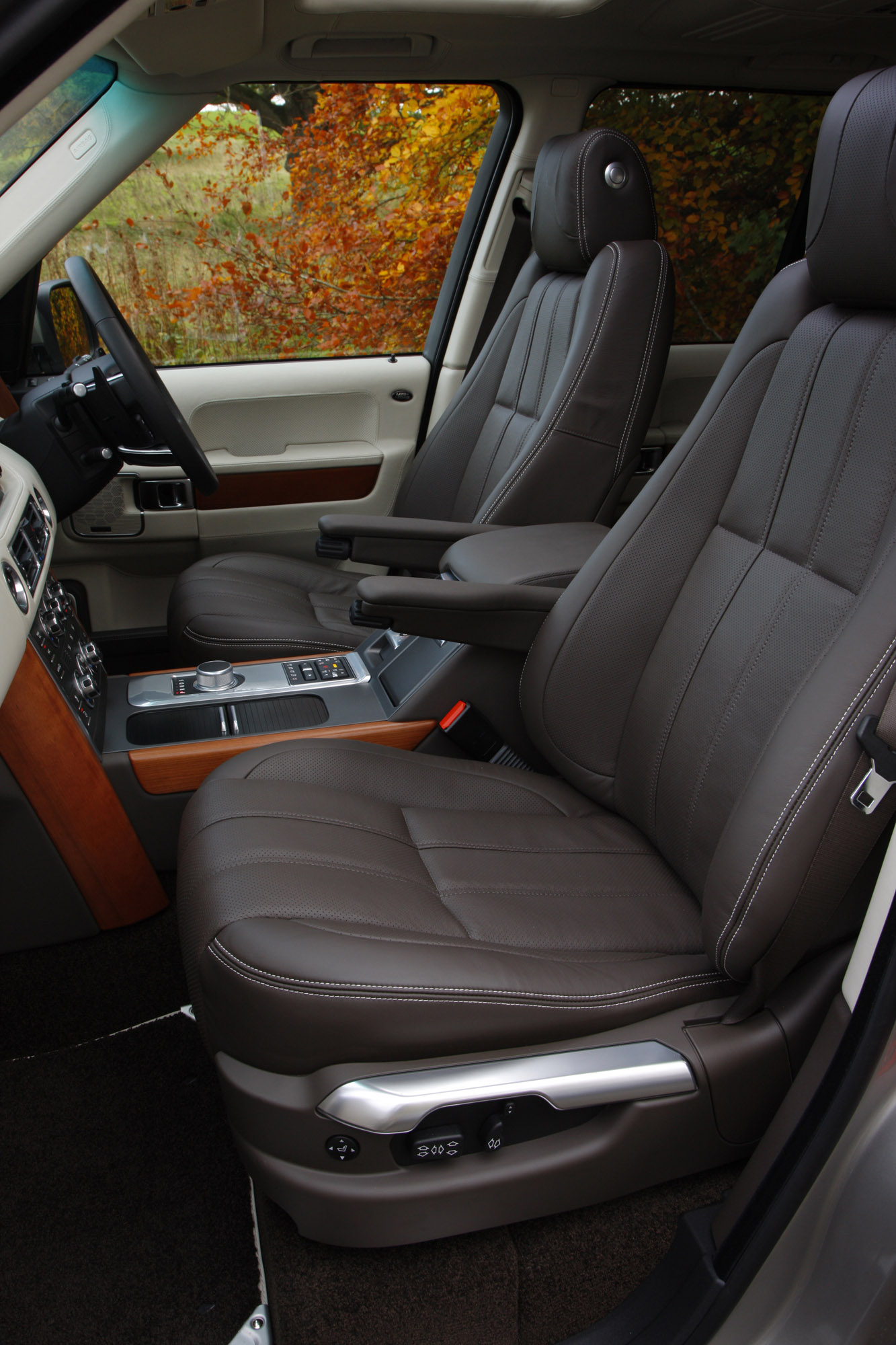 Range Rover photo #18