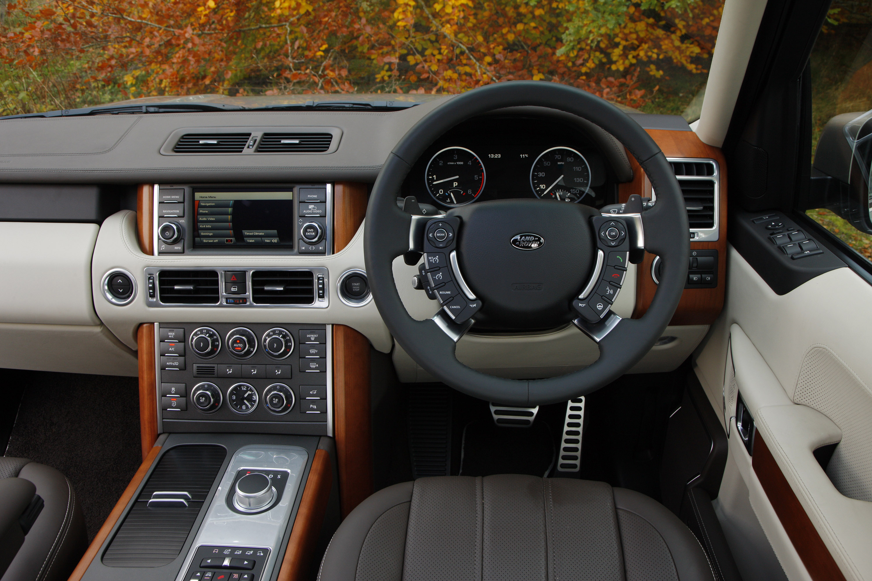 Range Rover photo #20