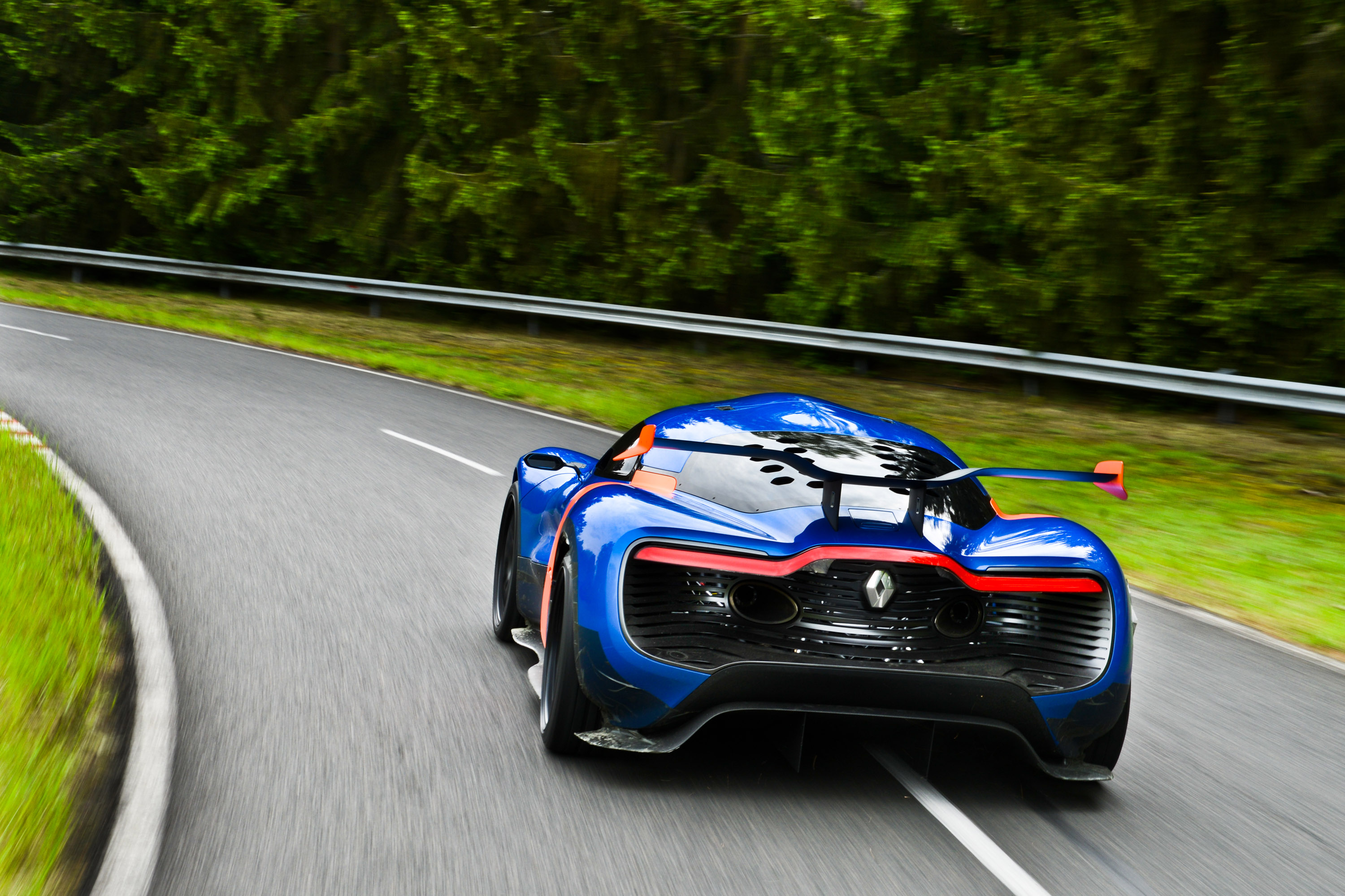 Renault суперкар 2021