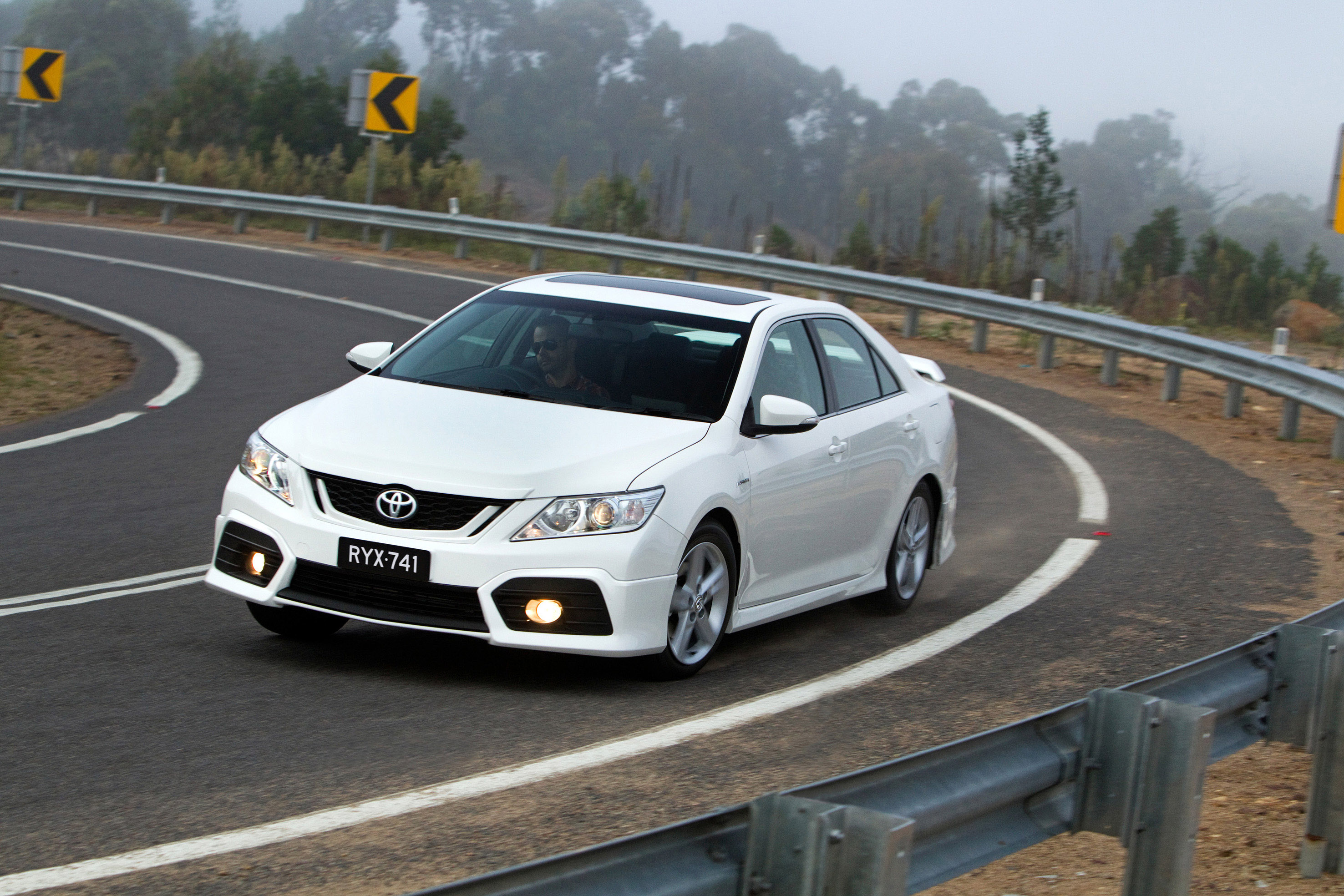Toyota Aurion photo #14