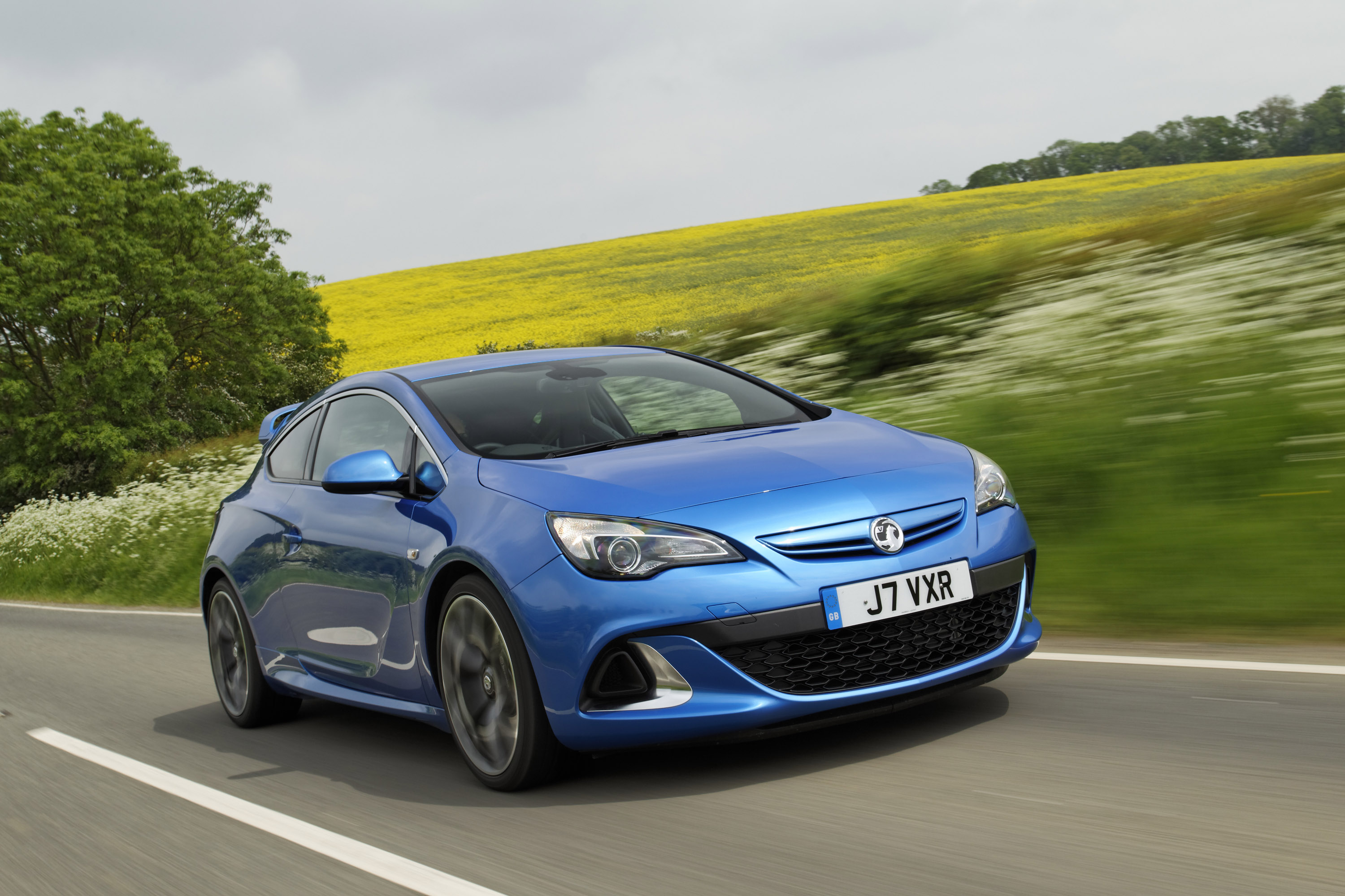 Vauxhall Astra OPC-VXR photo #1