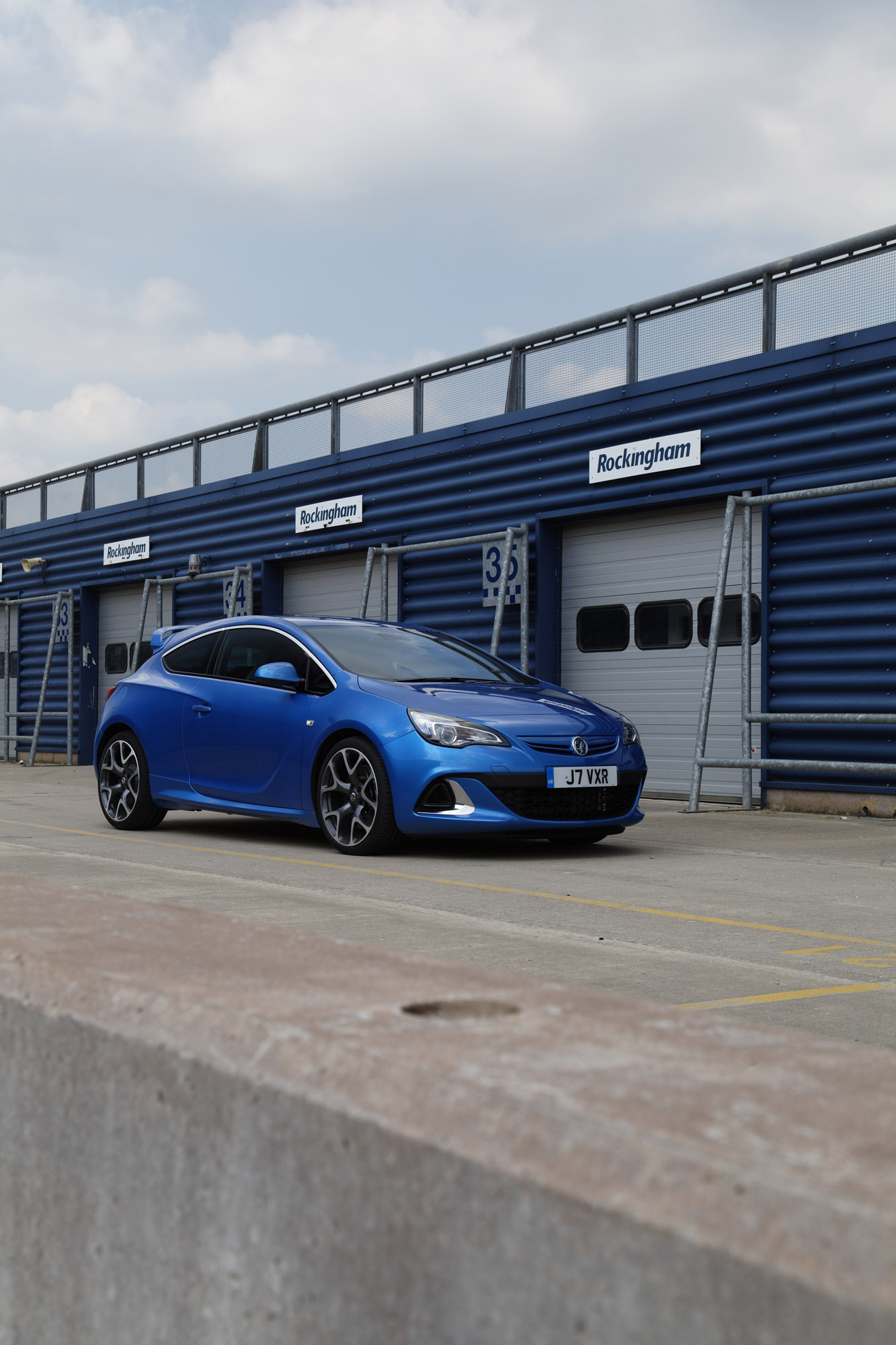 Vauxhall Astra OPC-VXR photo #17