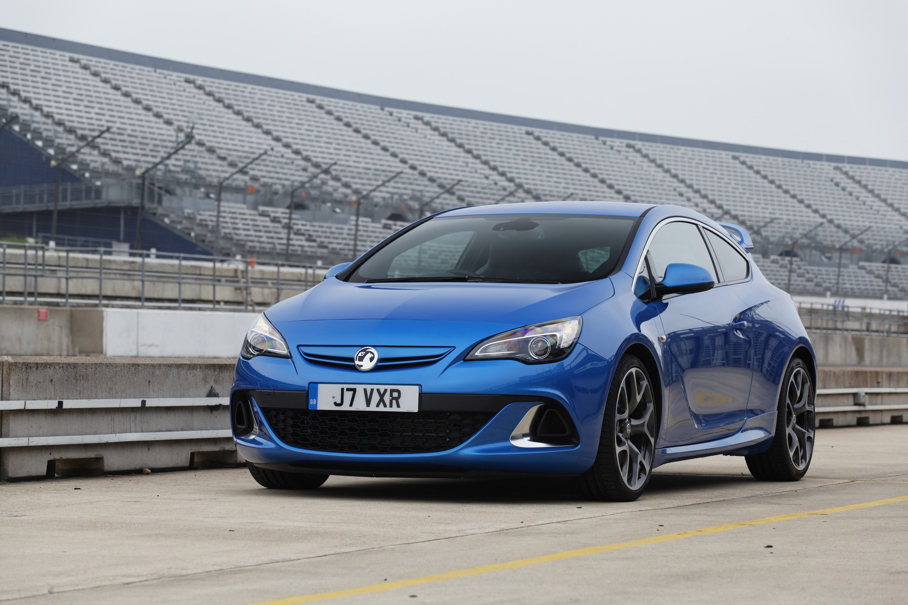 Vauxhall Astra OPC-VXR photo #36