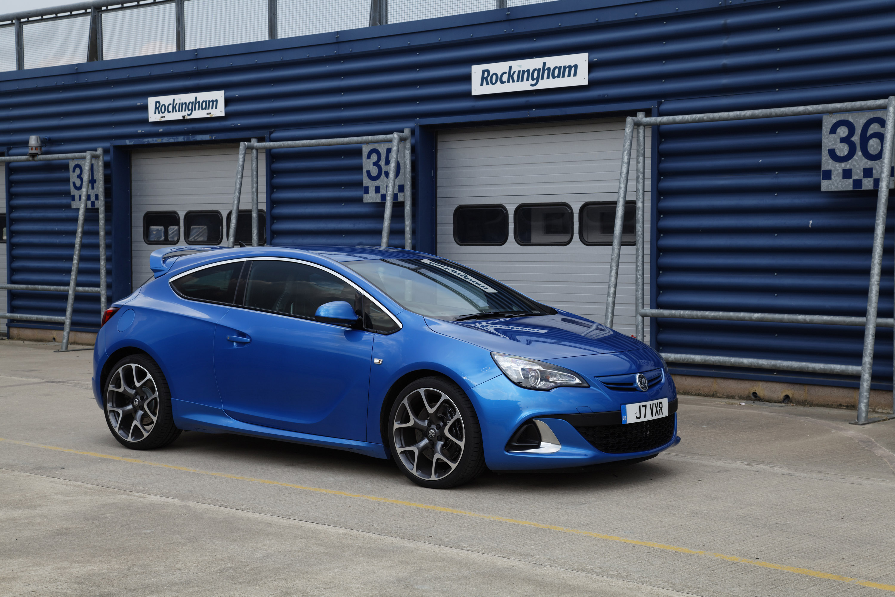 Opel Astra OPC 2012