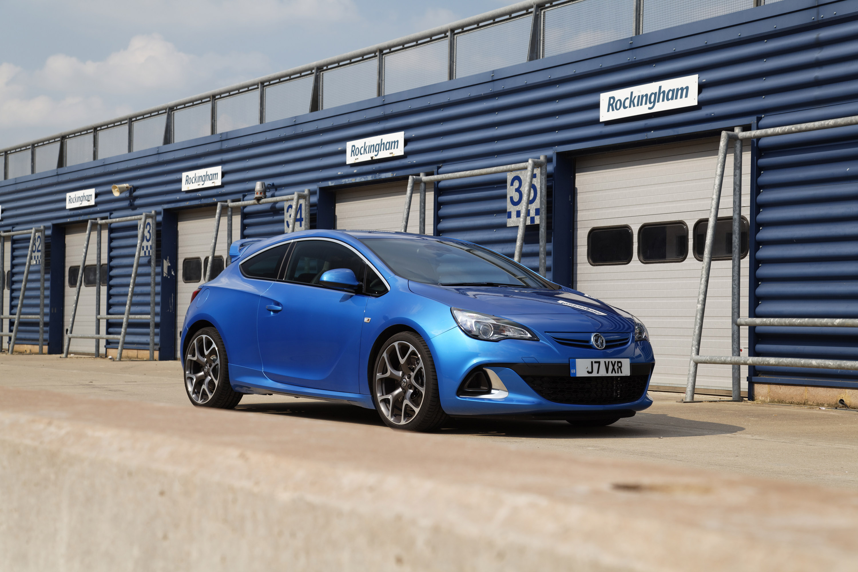Vauxhall Astra OPC-VXR photo #41