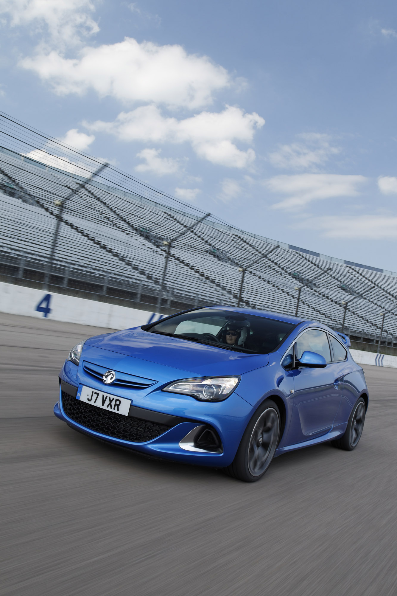 Vauxhall Astra OPC-VXR photo #48
