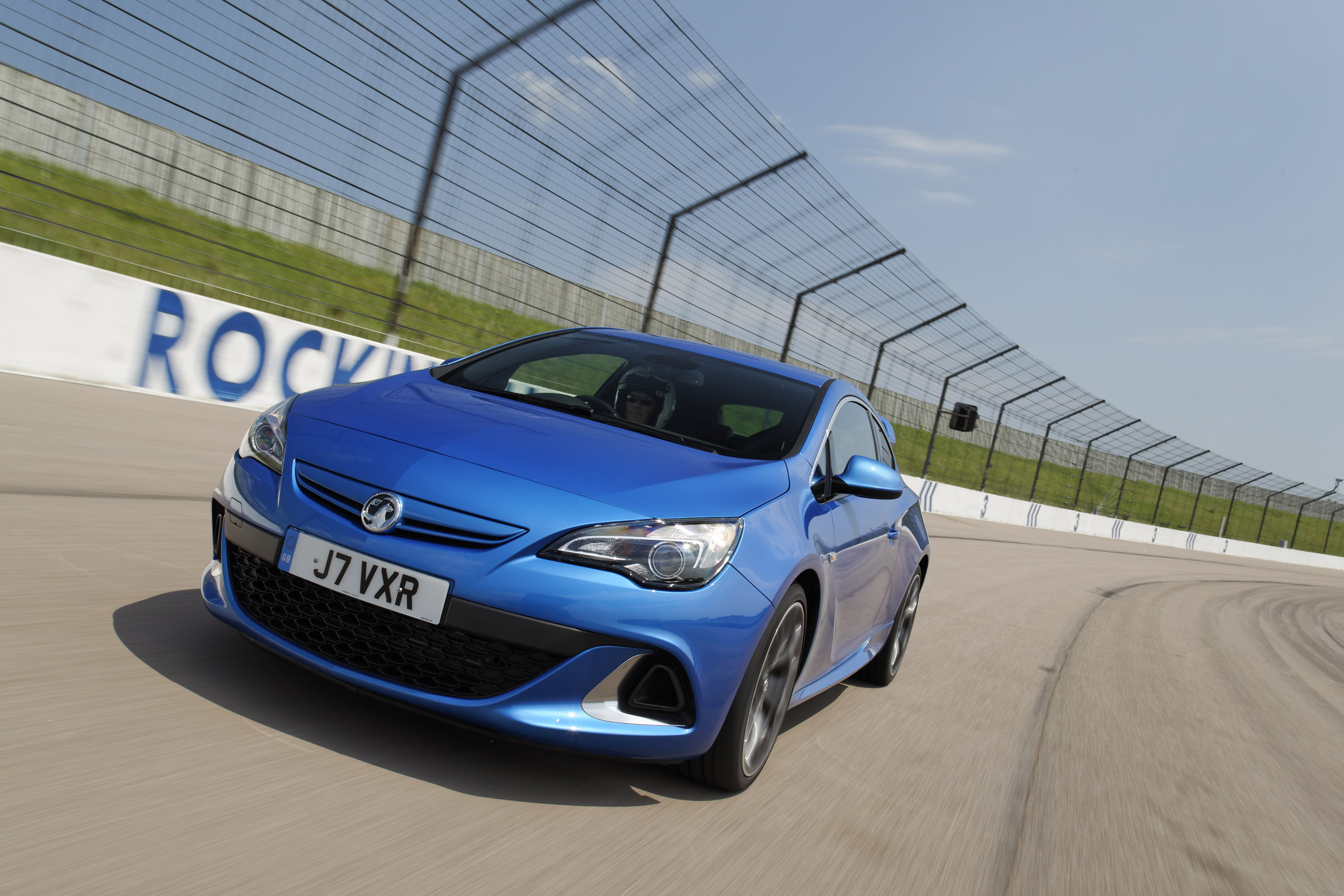 Vauxhall Astra OPC-VXR photo #49