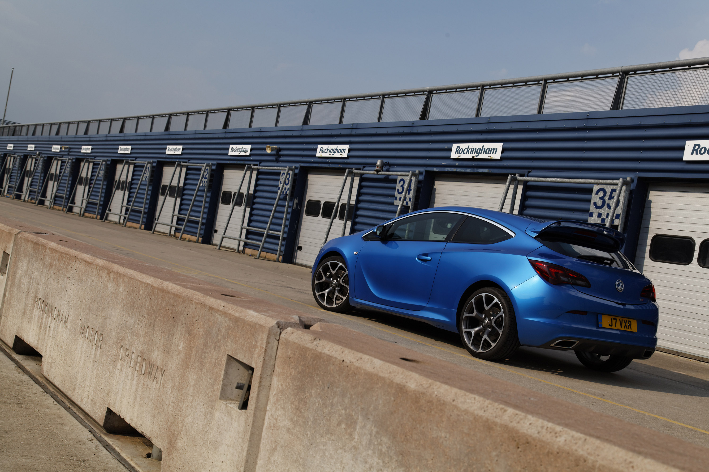Vauxhall Astra OPC-VXR photo #85