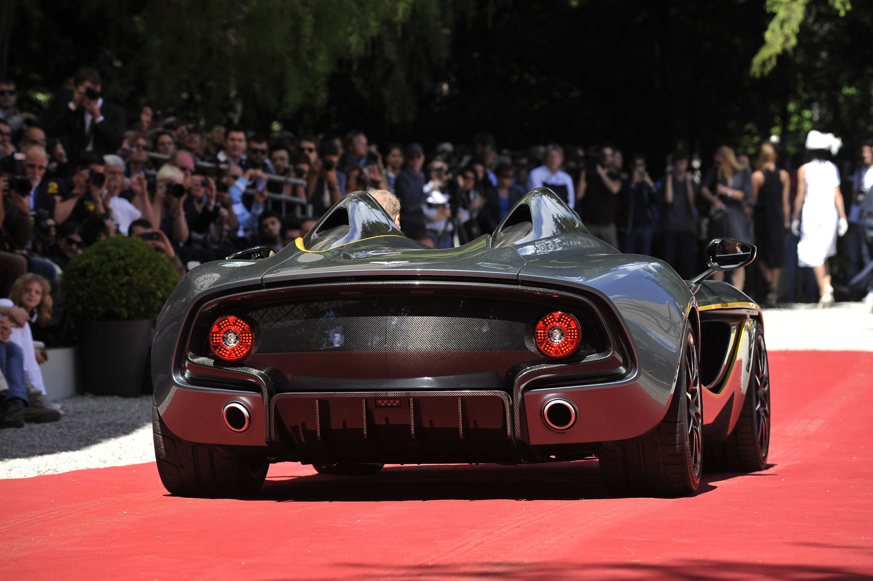 Aston Martin CC100 Speedster Concept photo #22