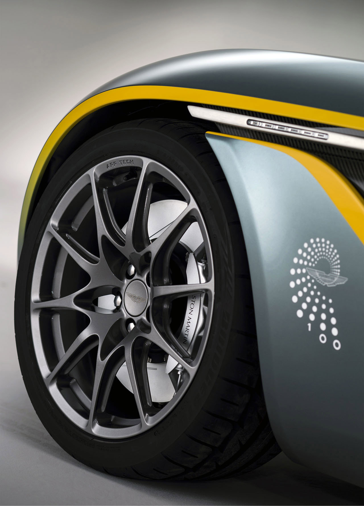 Aston Martin CC100 Speedster Concept photo #42