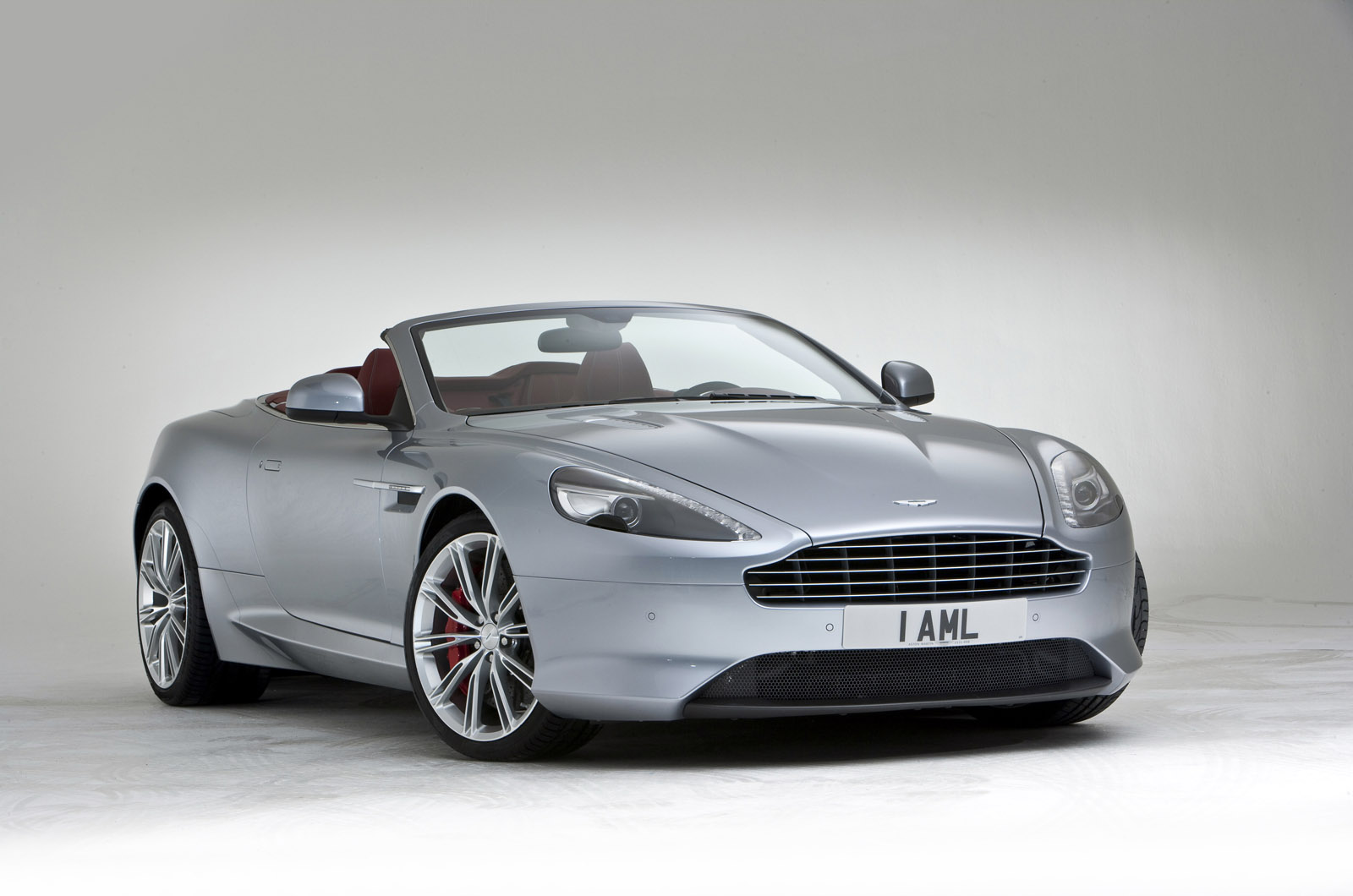 Aston Martin DB9 photo #1