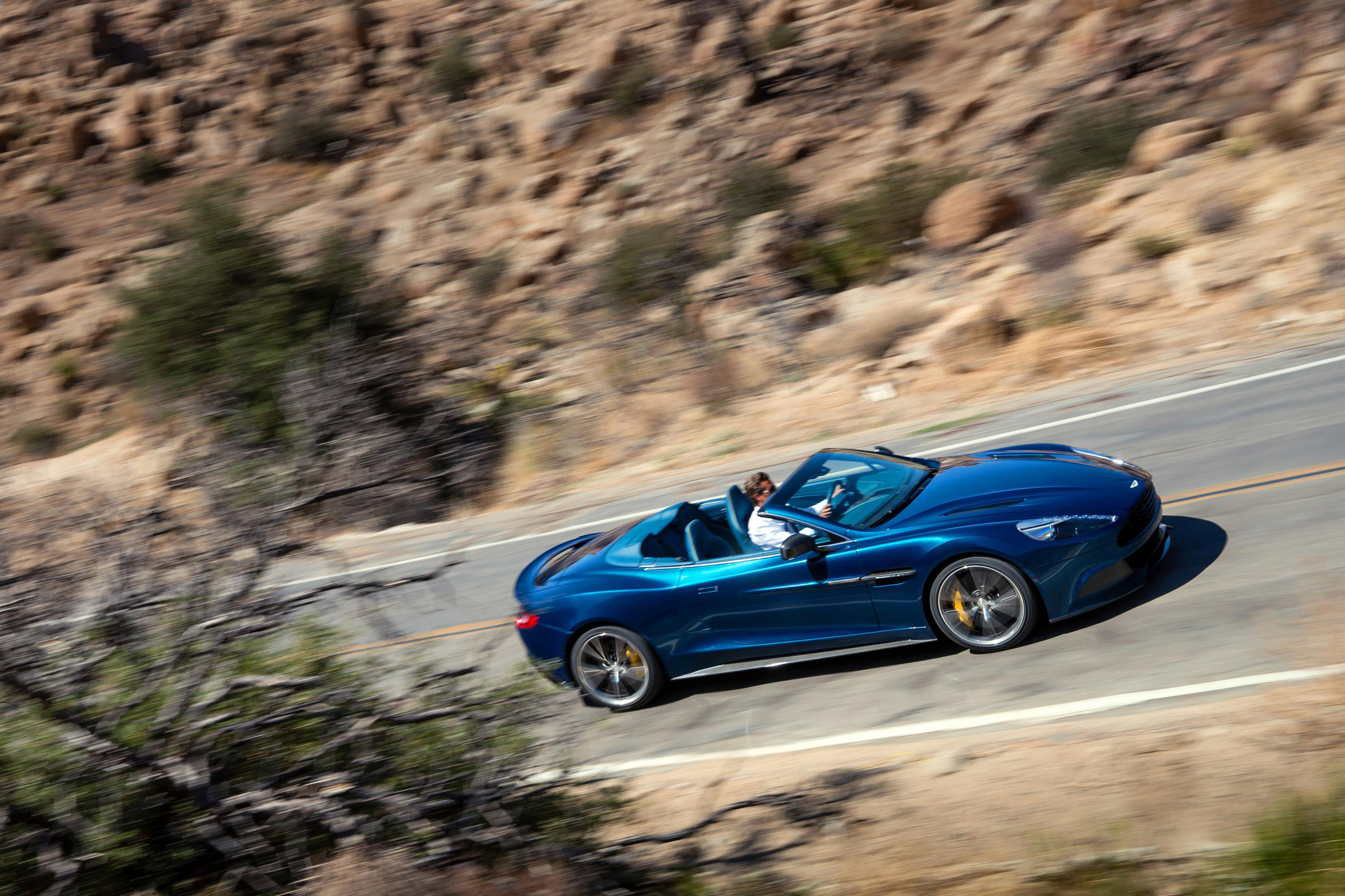 Aston Martin Vanquish Volante photo #3