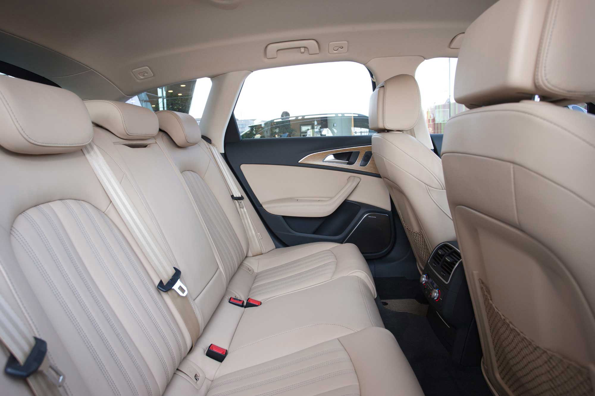 Audi A6 Allroad Quattro photo #19