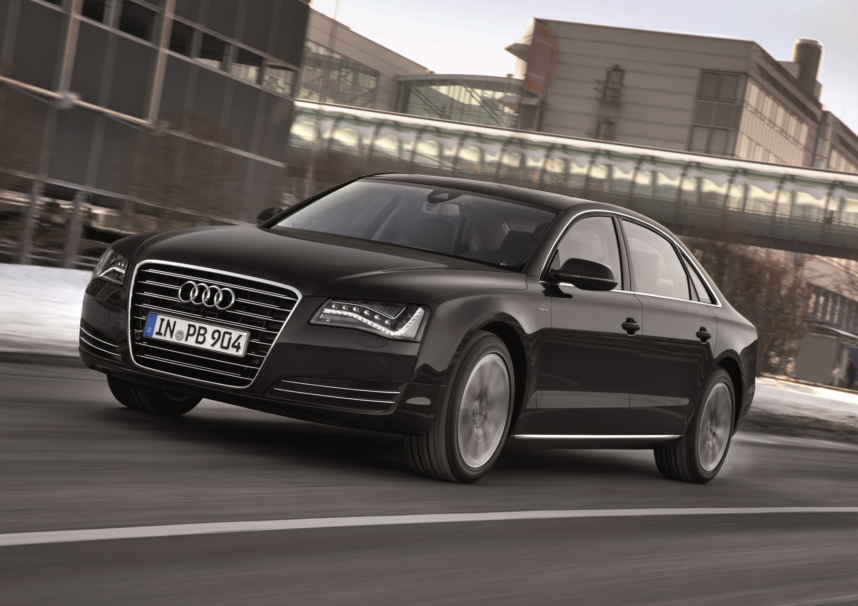 Audi A8L Hybrid photo #1