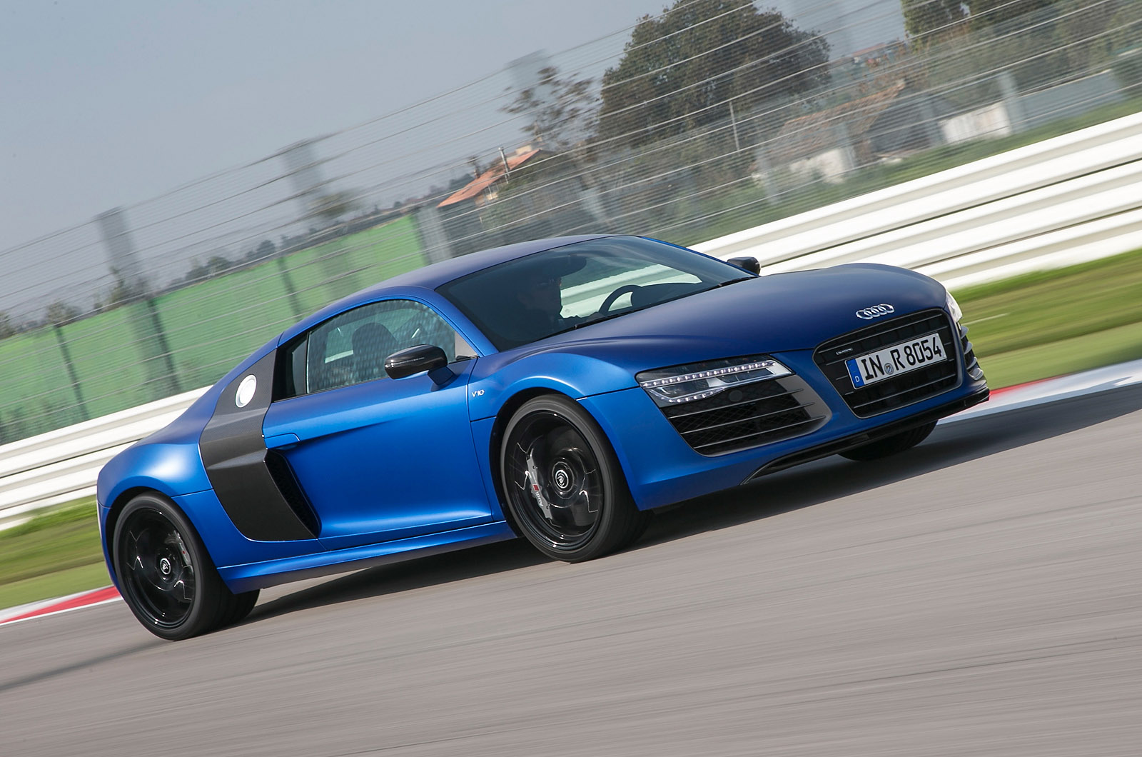 Audi R8 photo #16