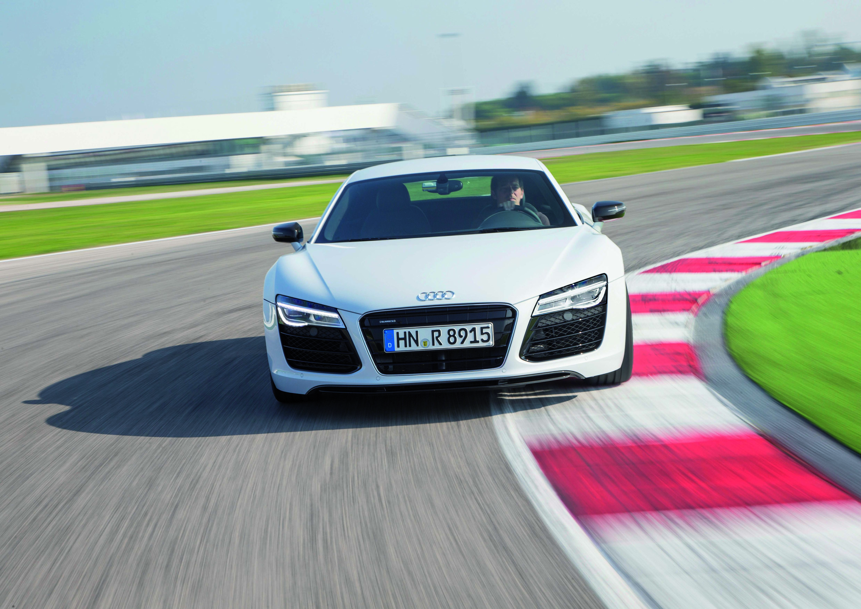 Audi R8 photo #23
