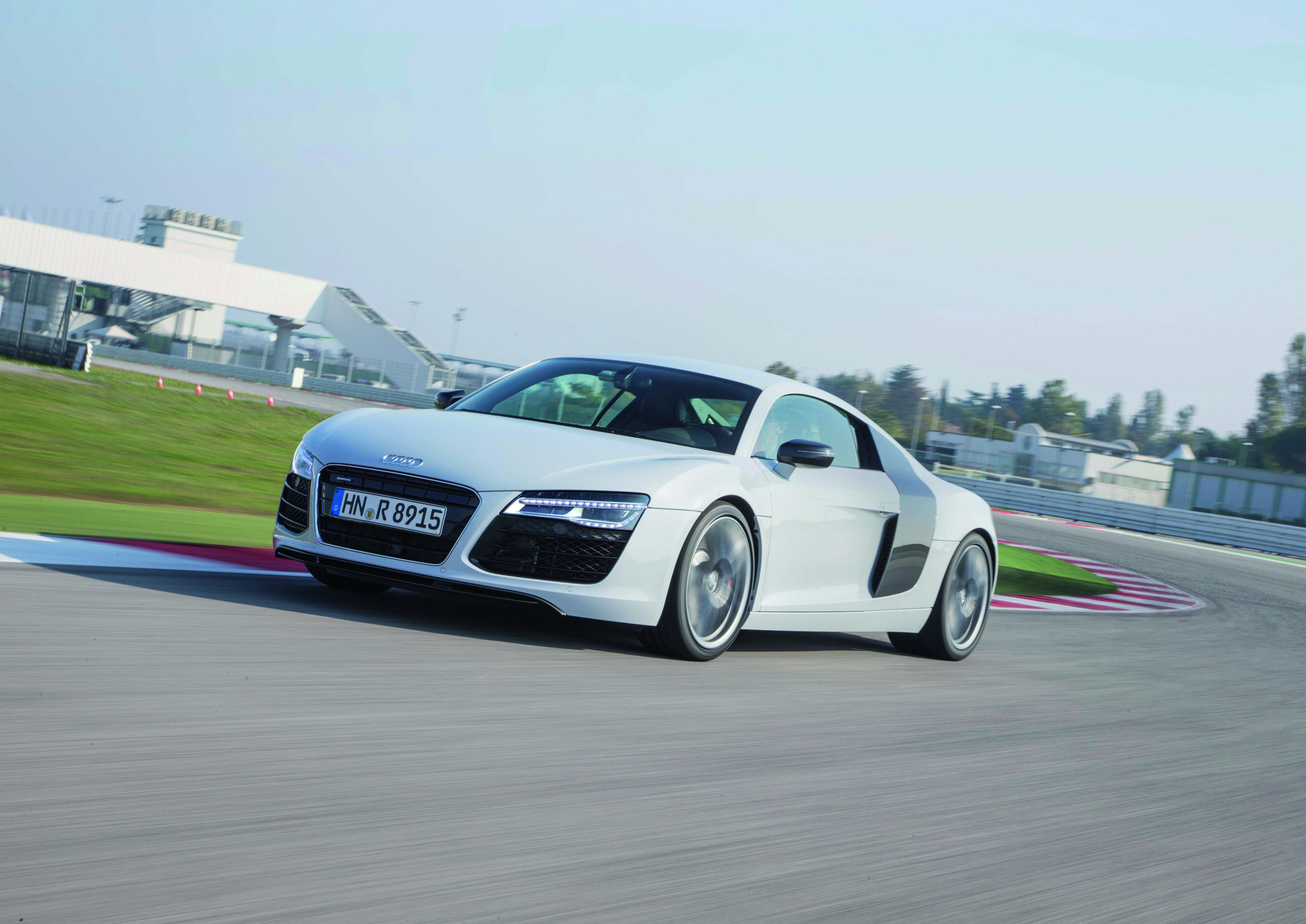 Audi R8 photo #24