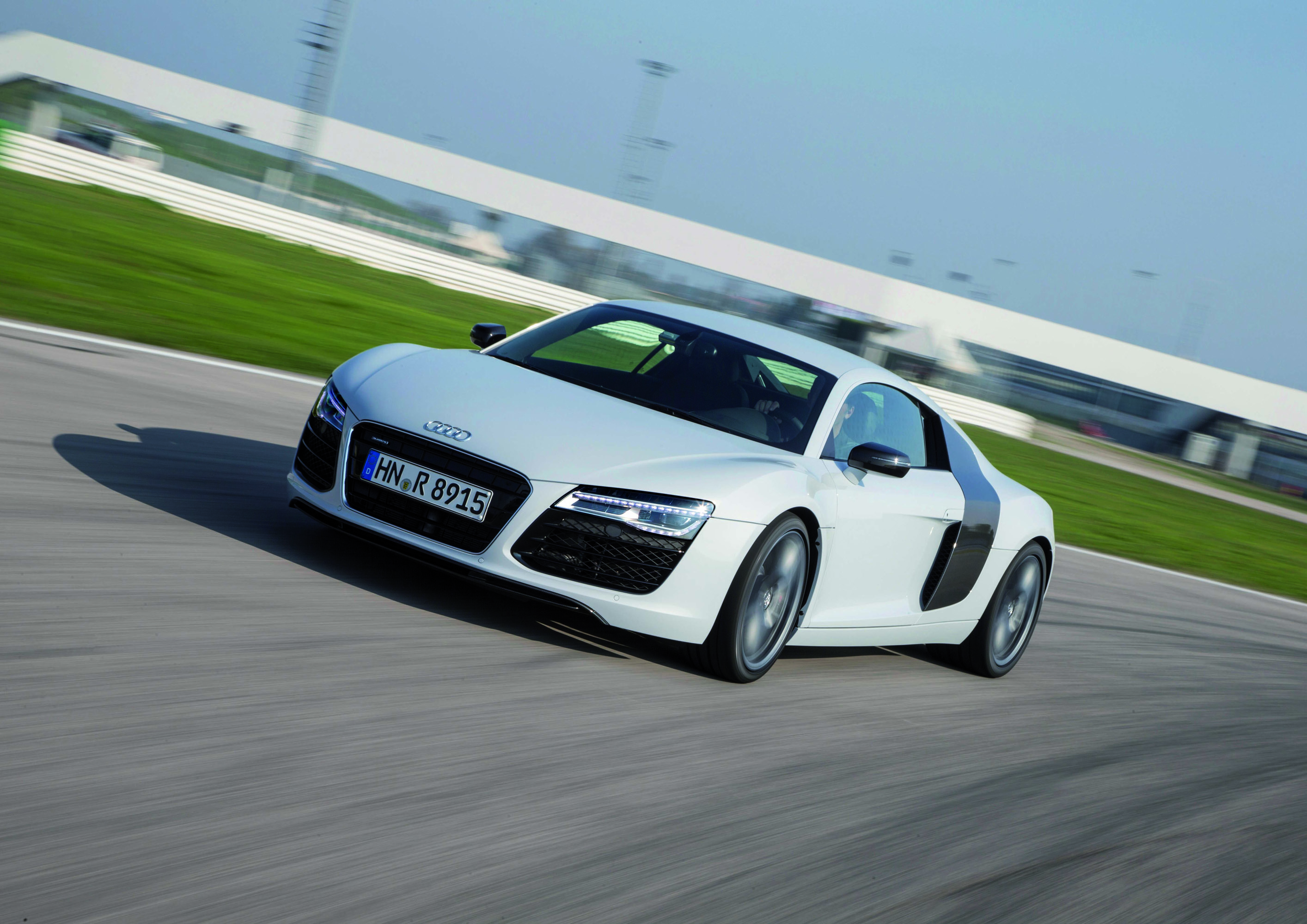 Audi R8 photo #25