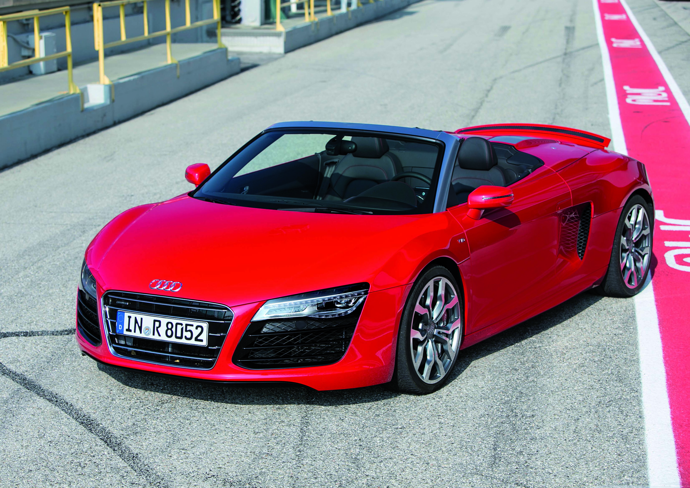 Audi R8 photo #45
