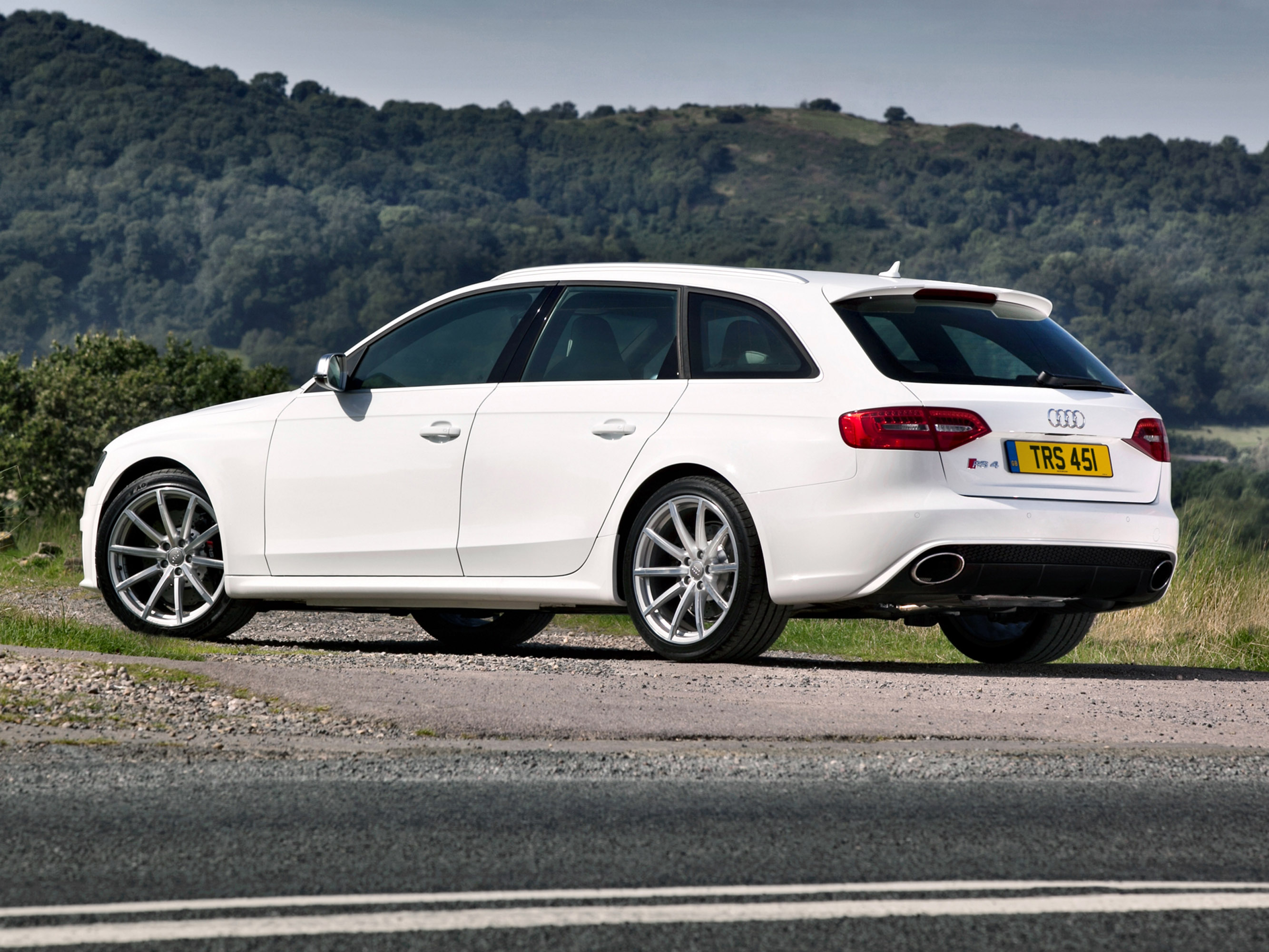 Audi RS4 Avant photo #21