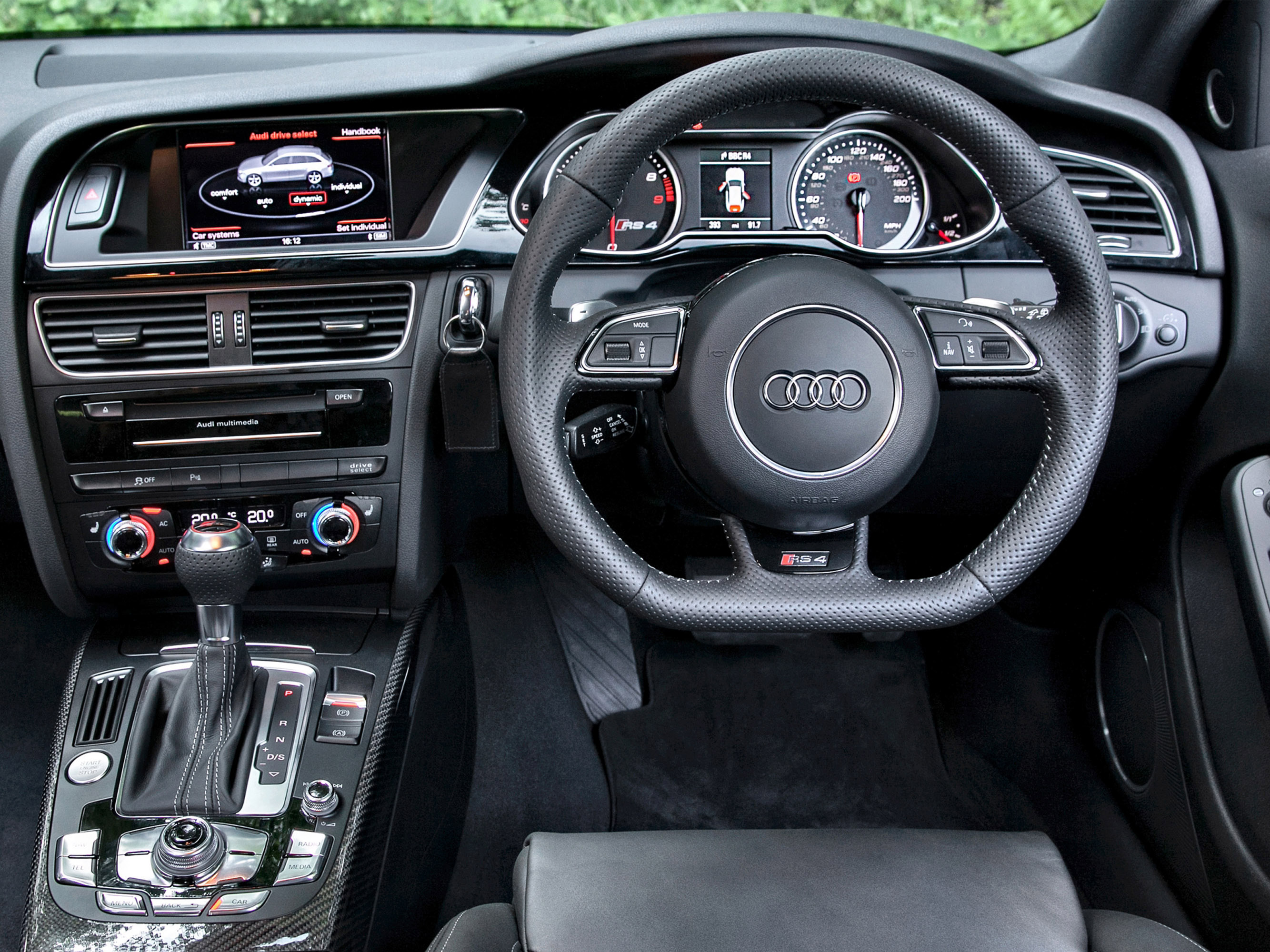 Audi RS4 Avant photo #25
