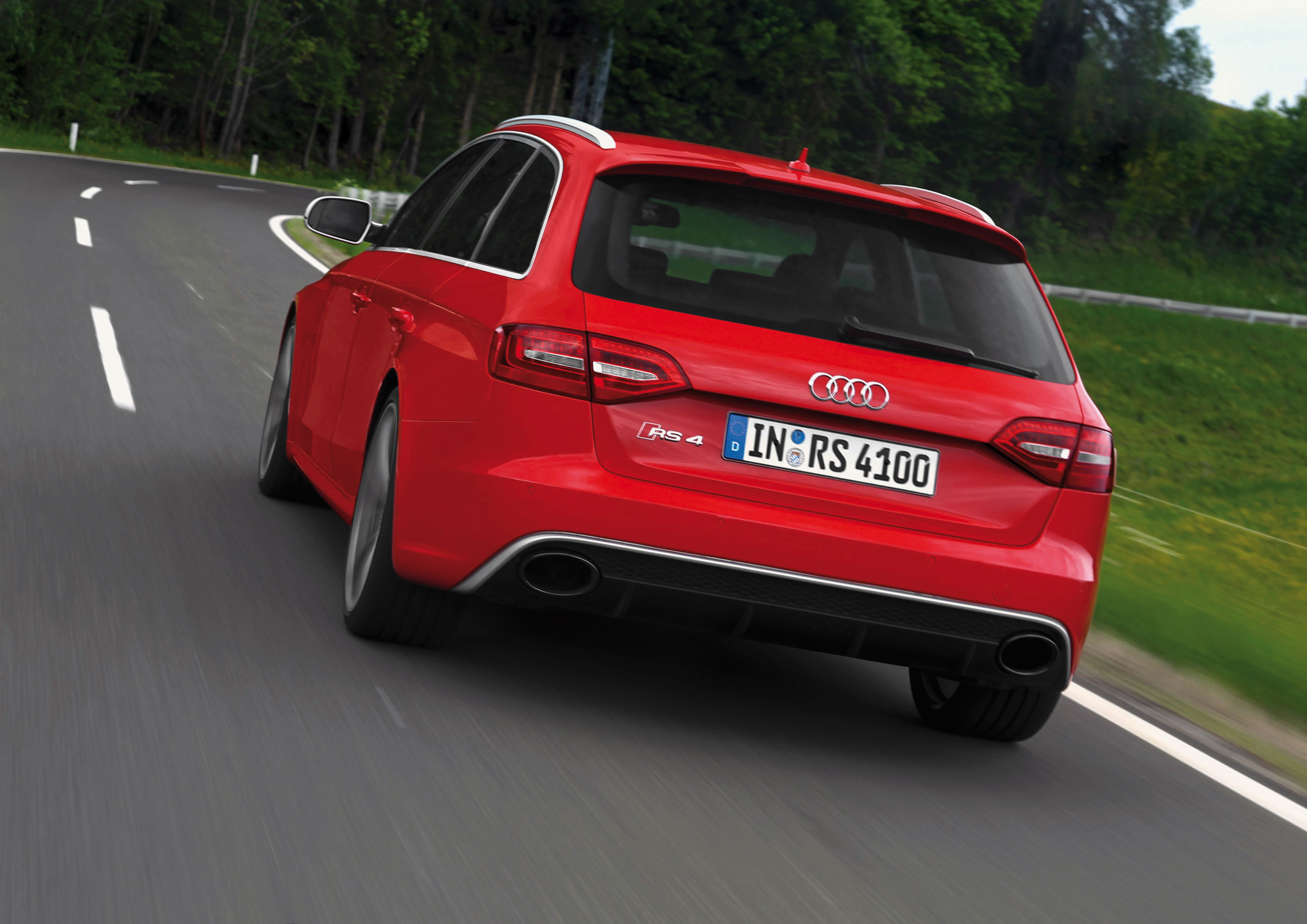 Audi RS4 Avant photo #29