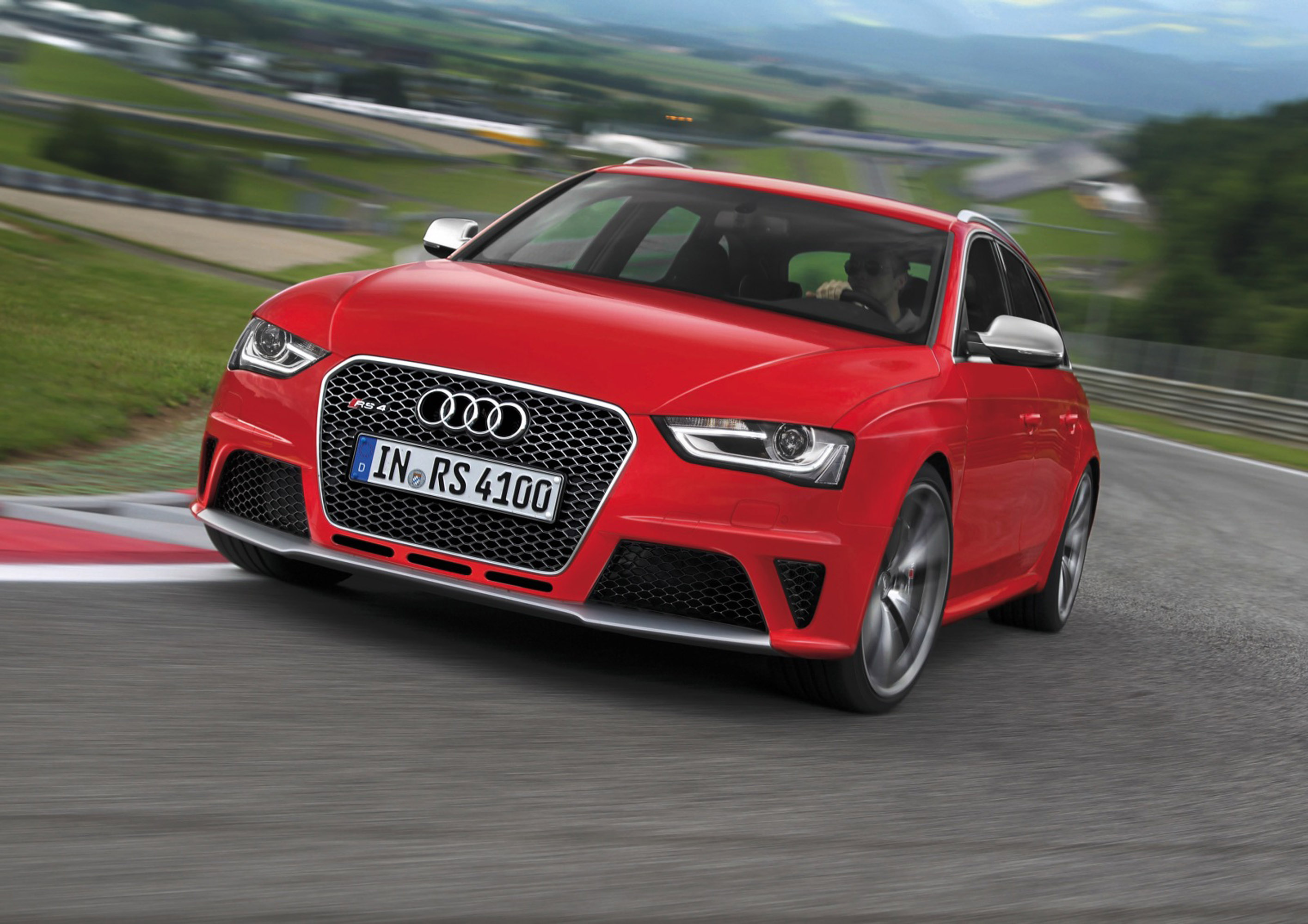 Audi RS4 Avant photo #33
