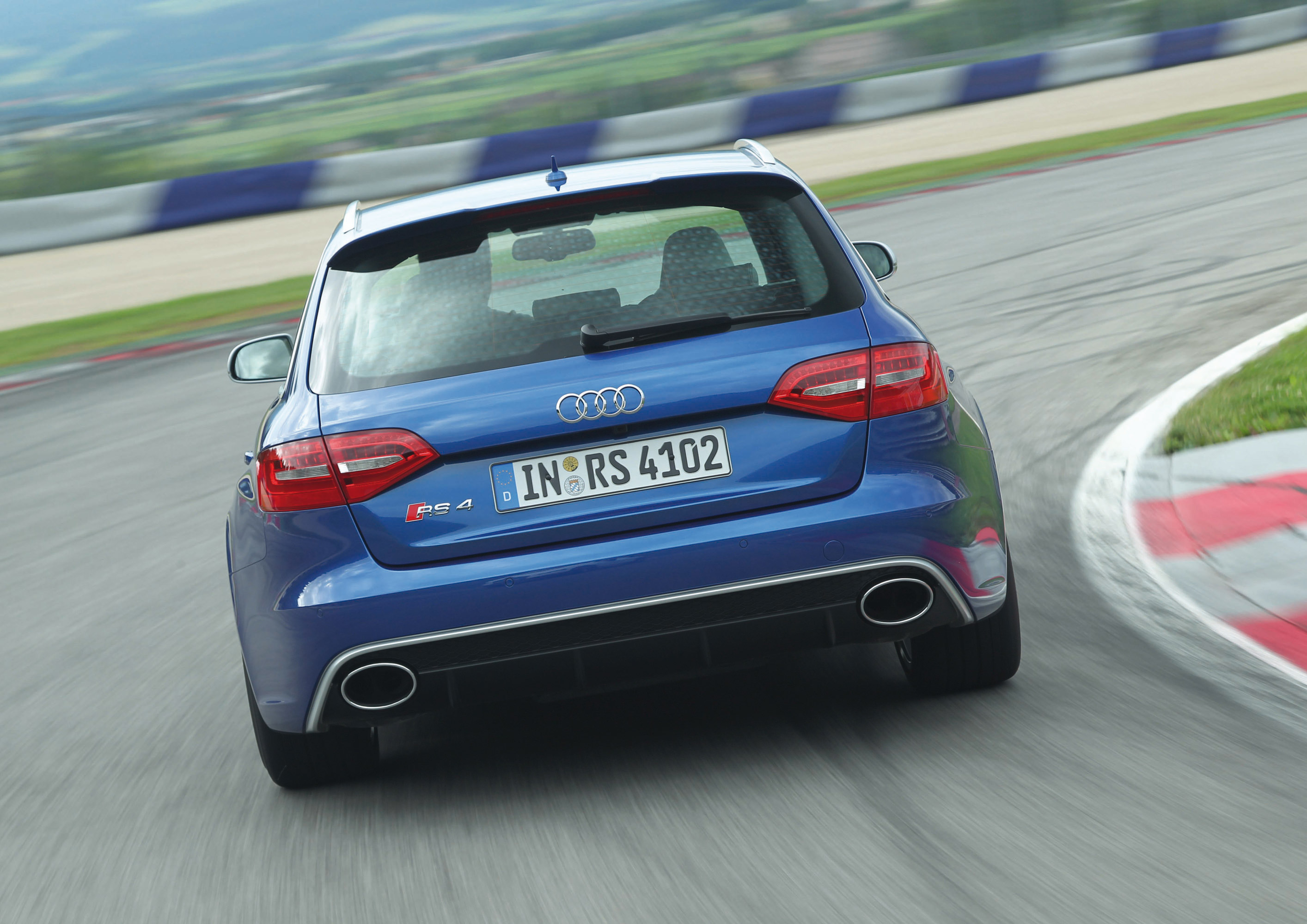 Audi RS4 Avant photo #41