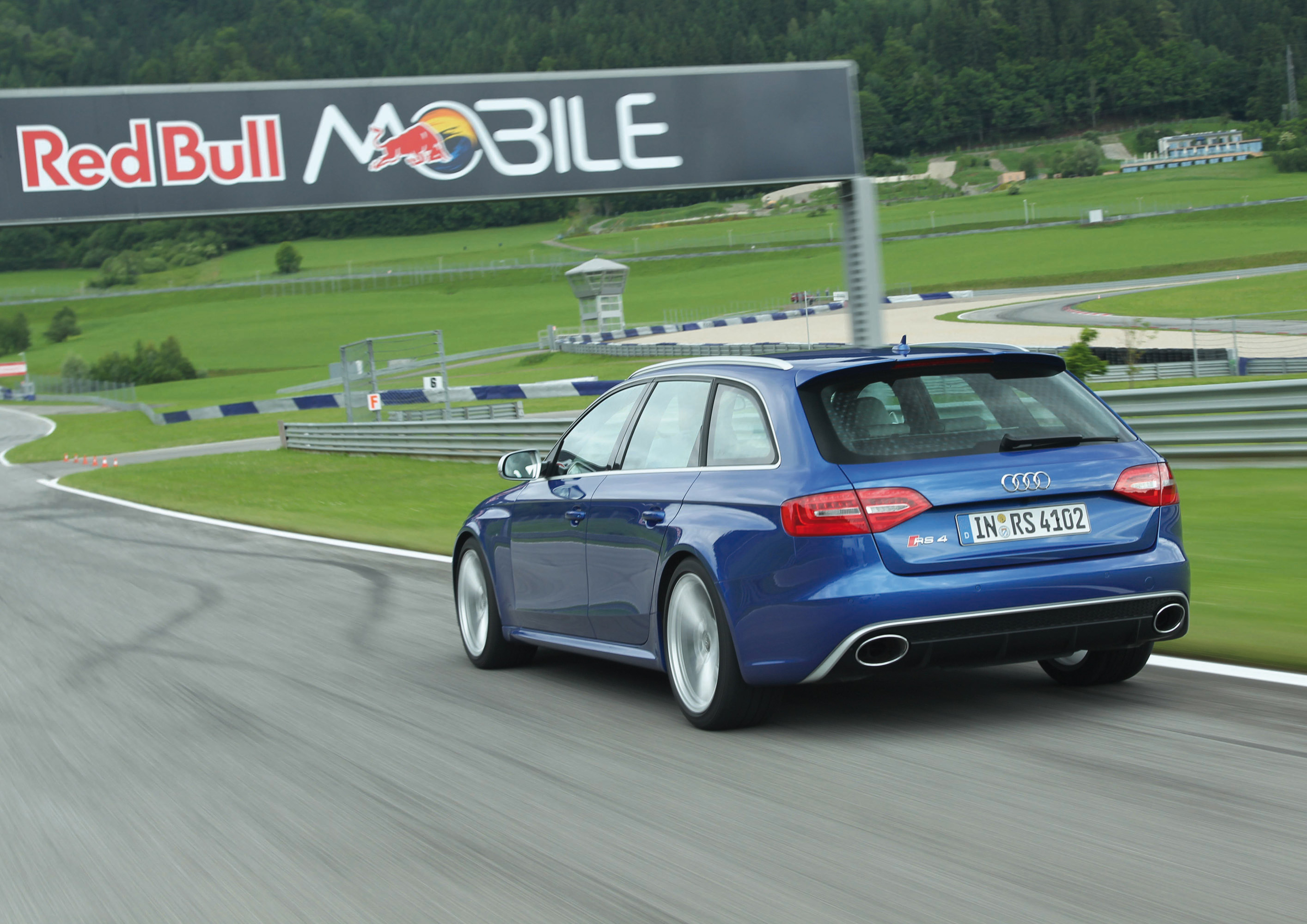 Audi RS4 Avant photo #42