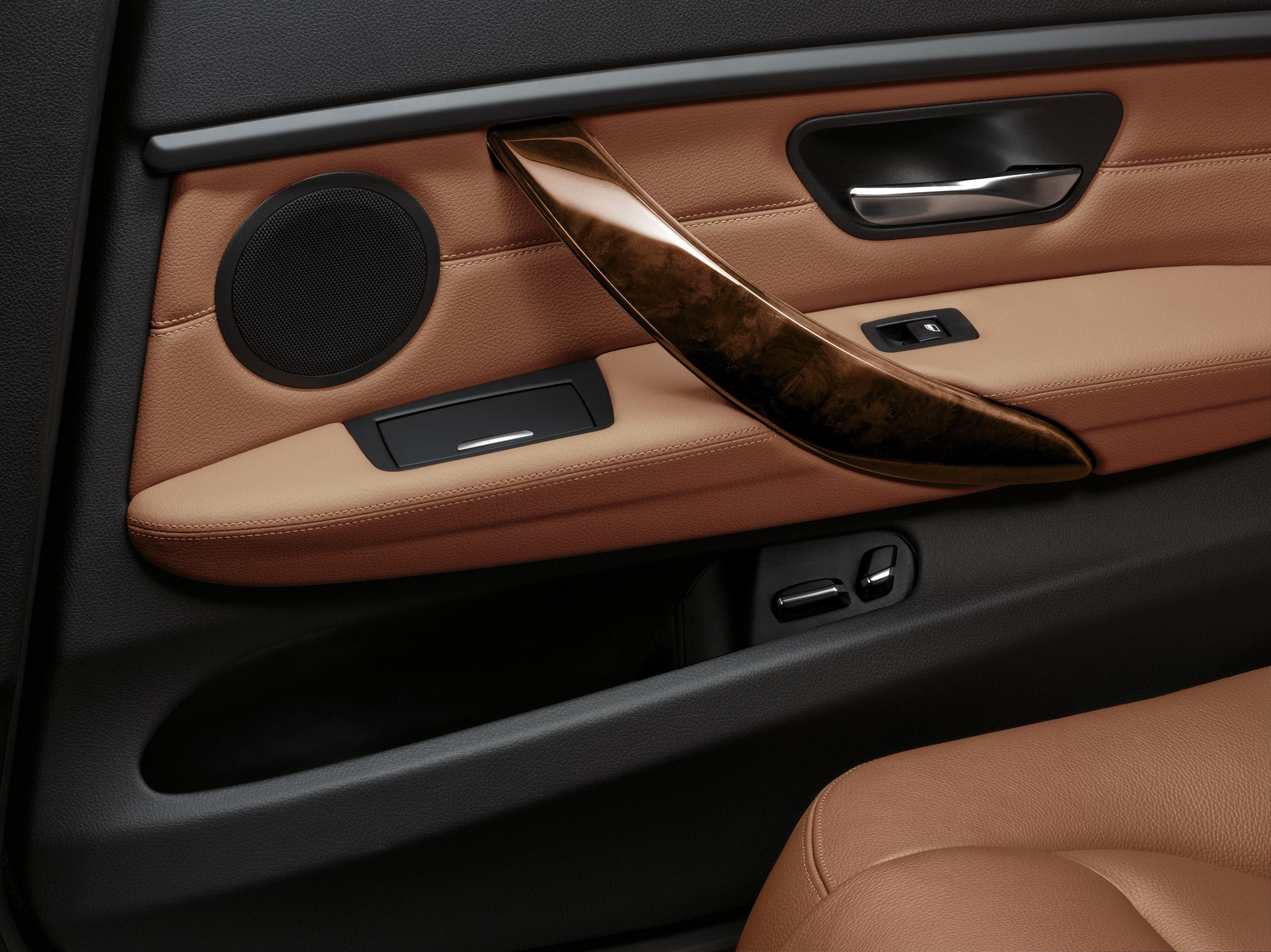 BMW 3 Series Li photo #25