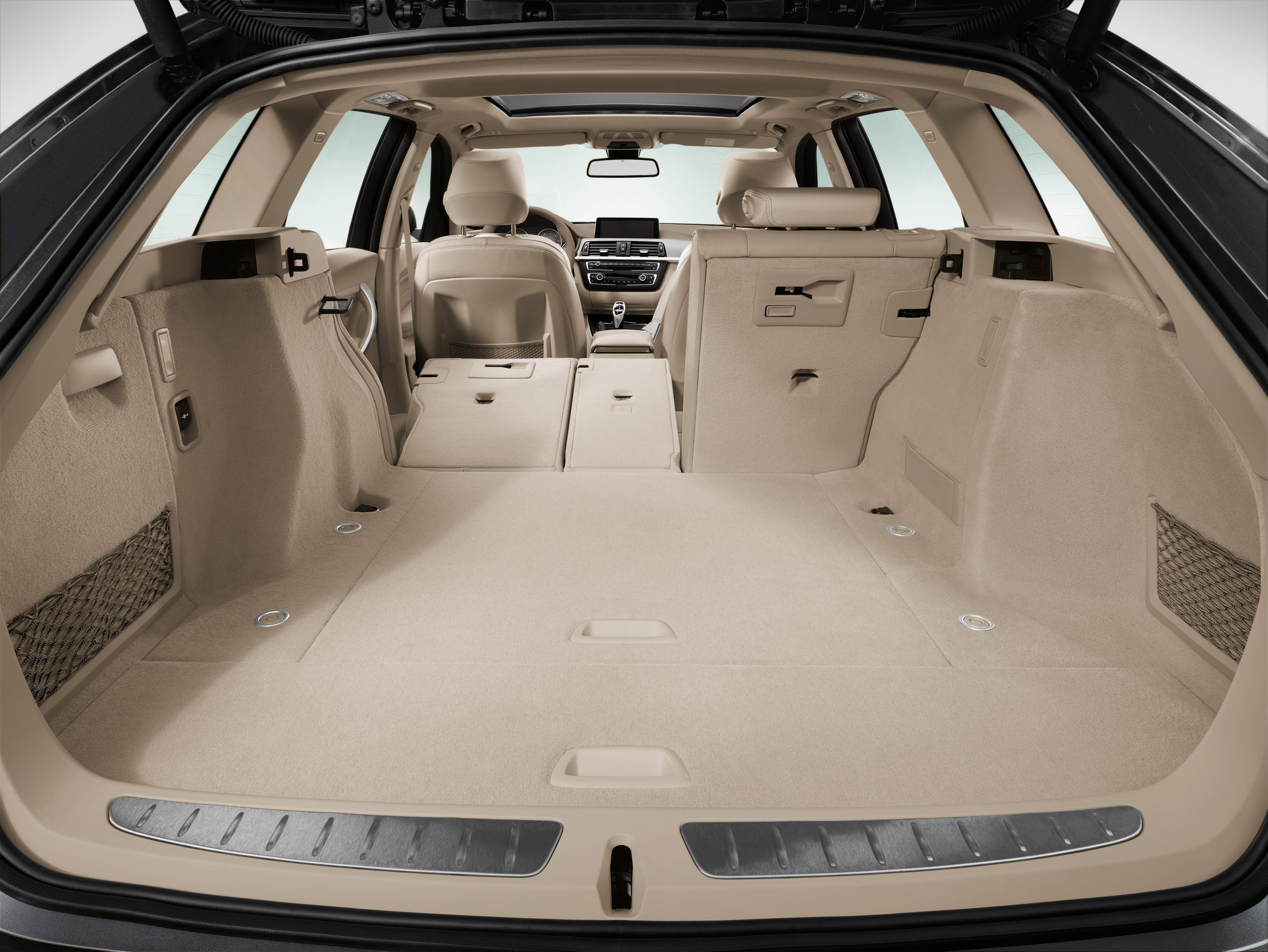 BMW 3-Series Touring photo #28