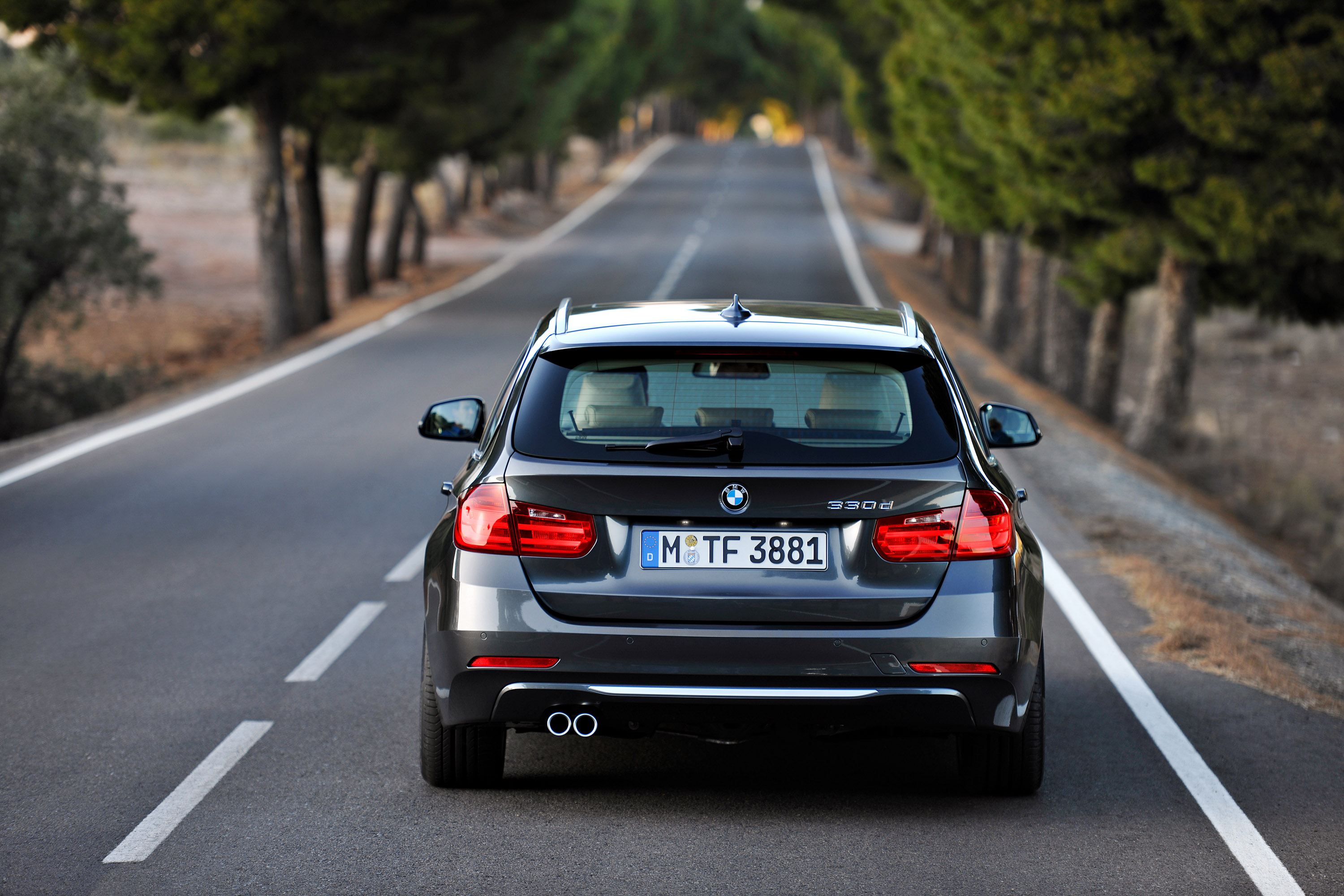 BMW 3-Series Touring photo #35