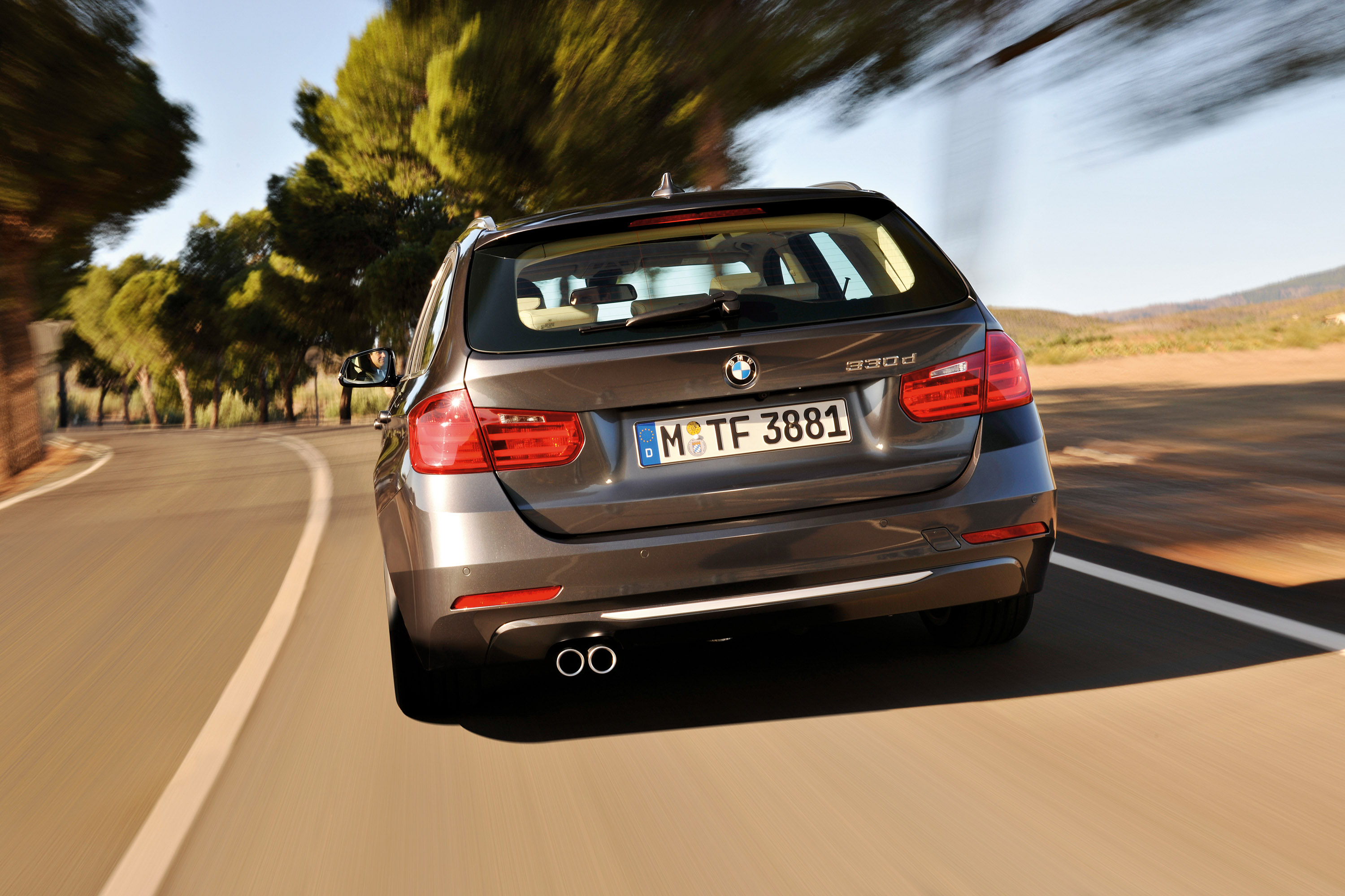 BMW 3-Series Touring photo #41