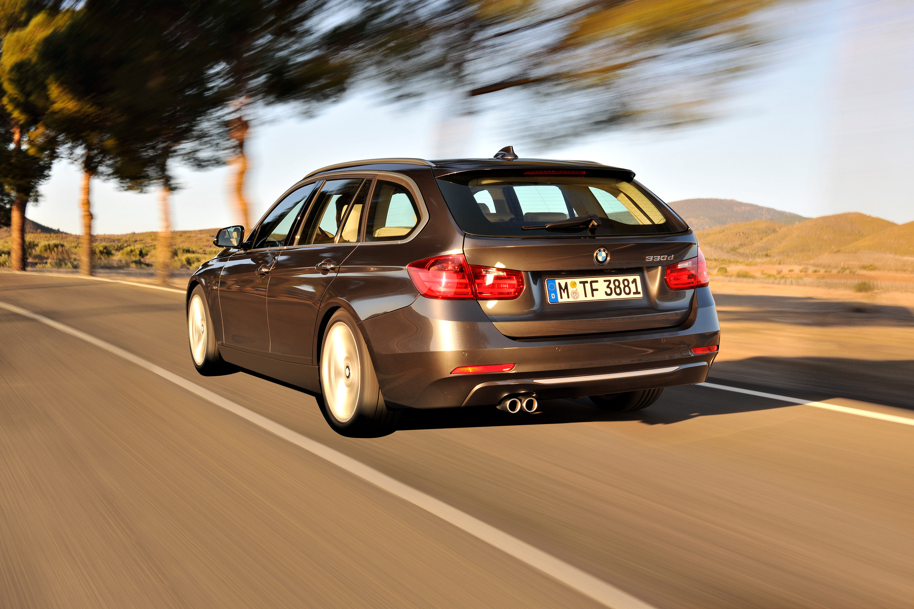 BMW 3-Series Touring photo #43