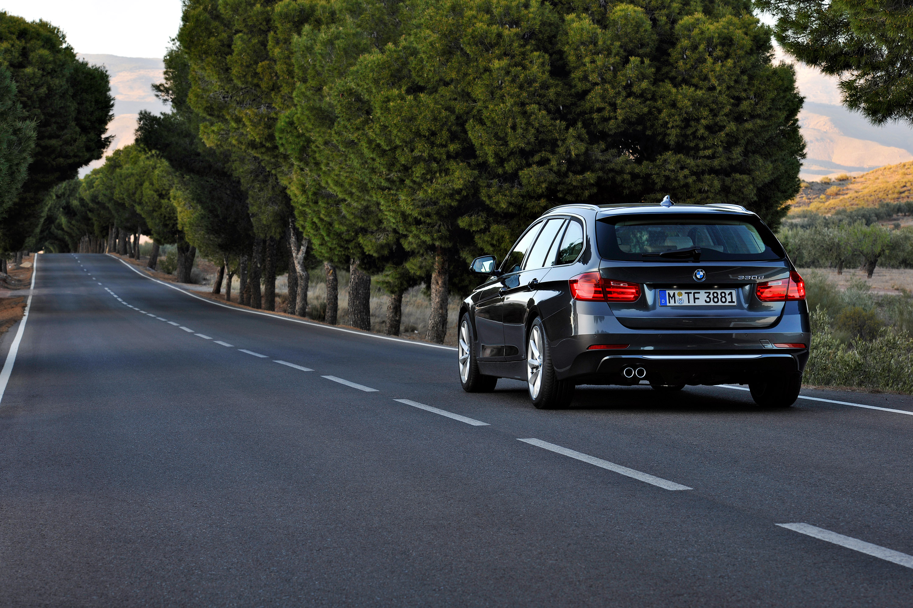 BMW 3-Series Touring photo #44