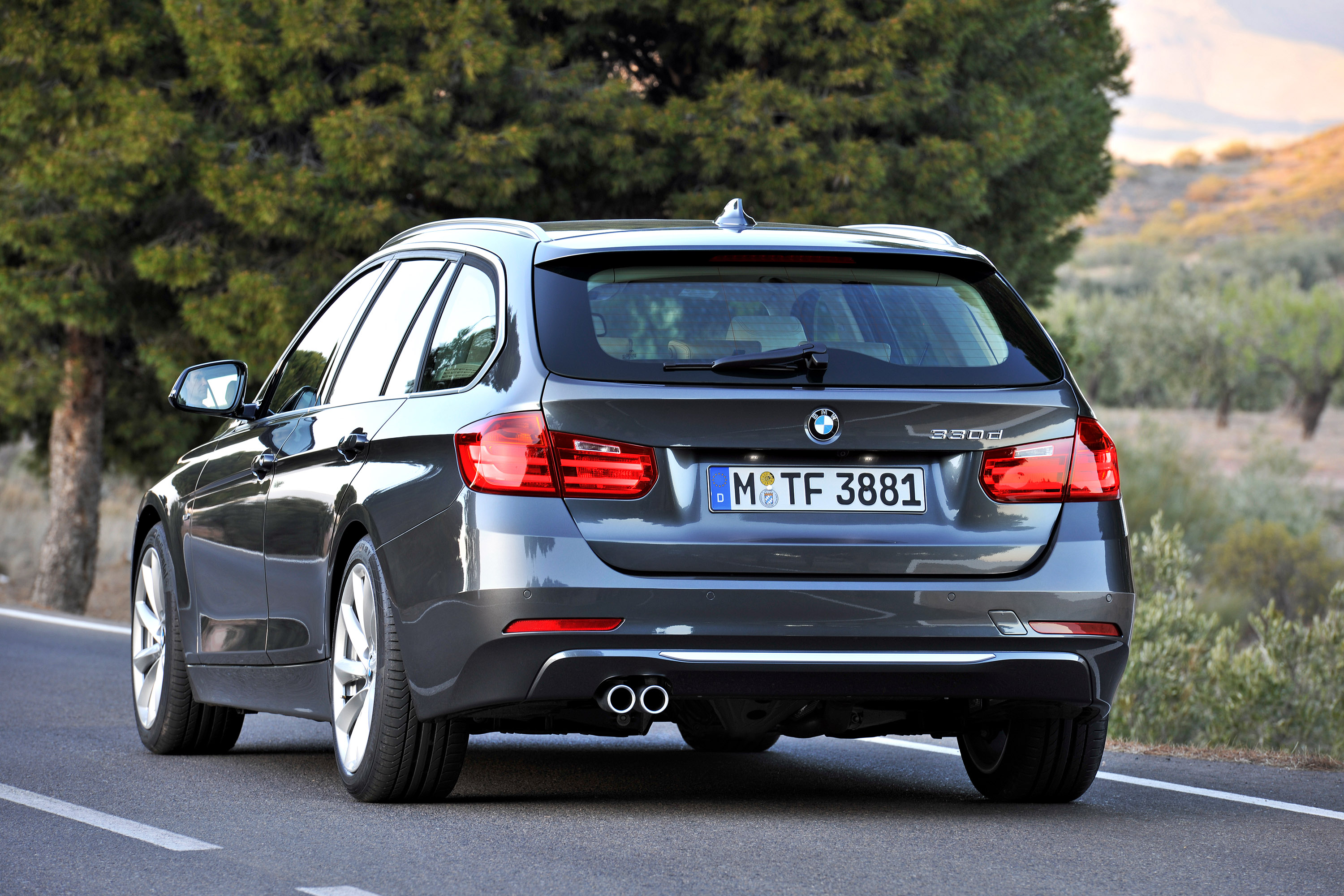 BMW 3-Series Touring photo #45