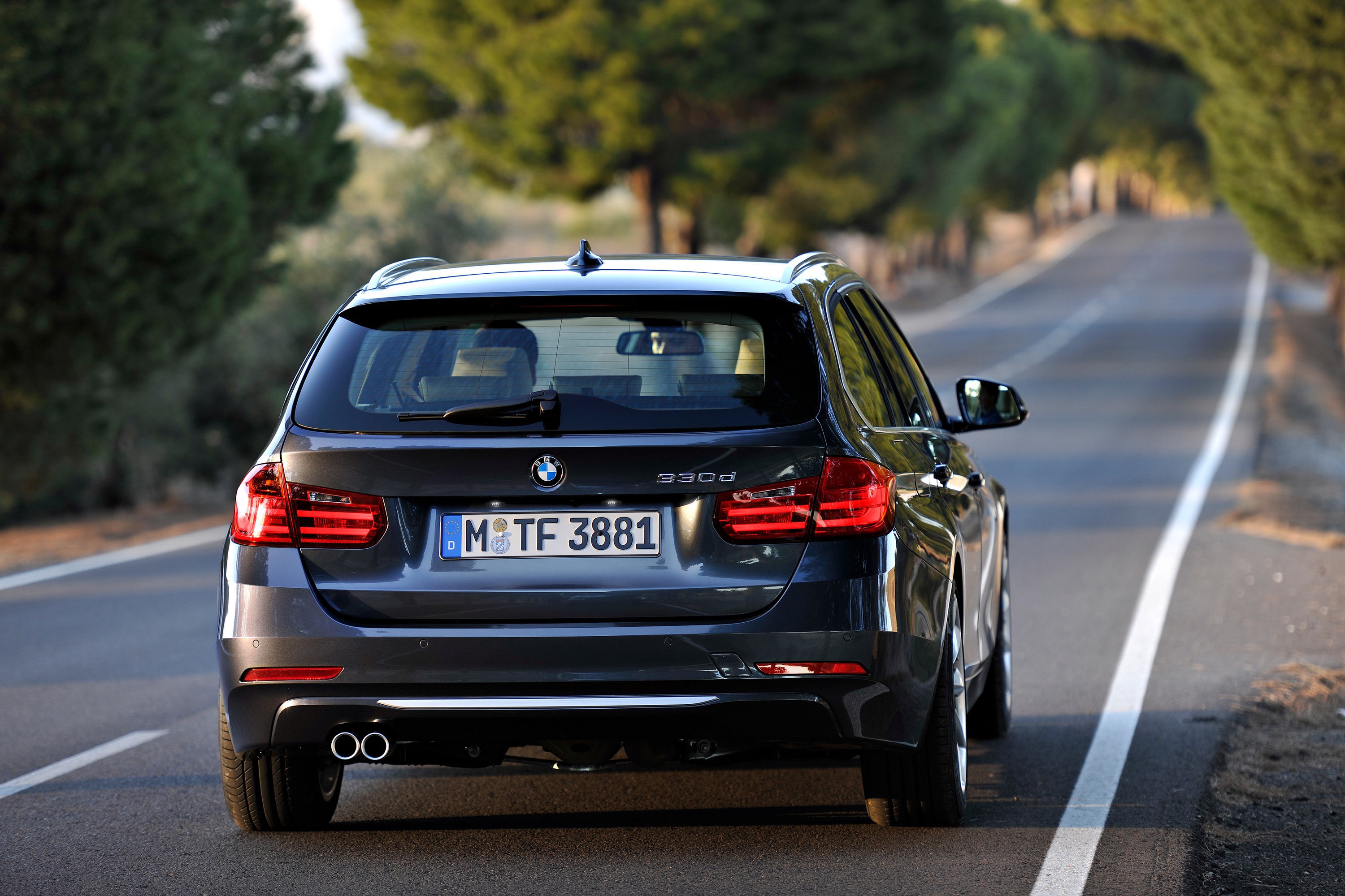 BMW 3-Series Touring photo #46