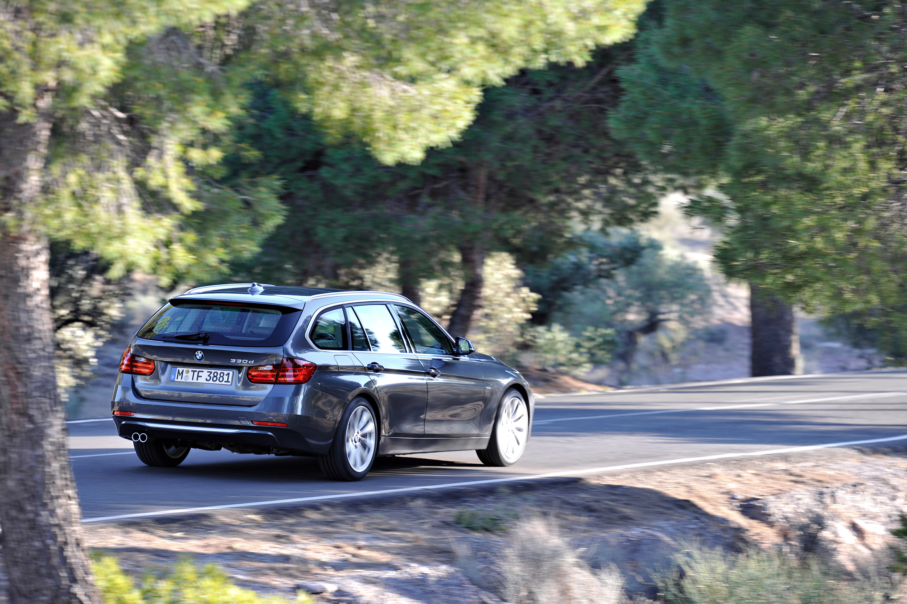 BMW 3-Series Touring photo #47
