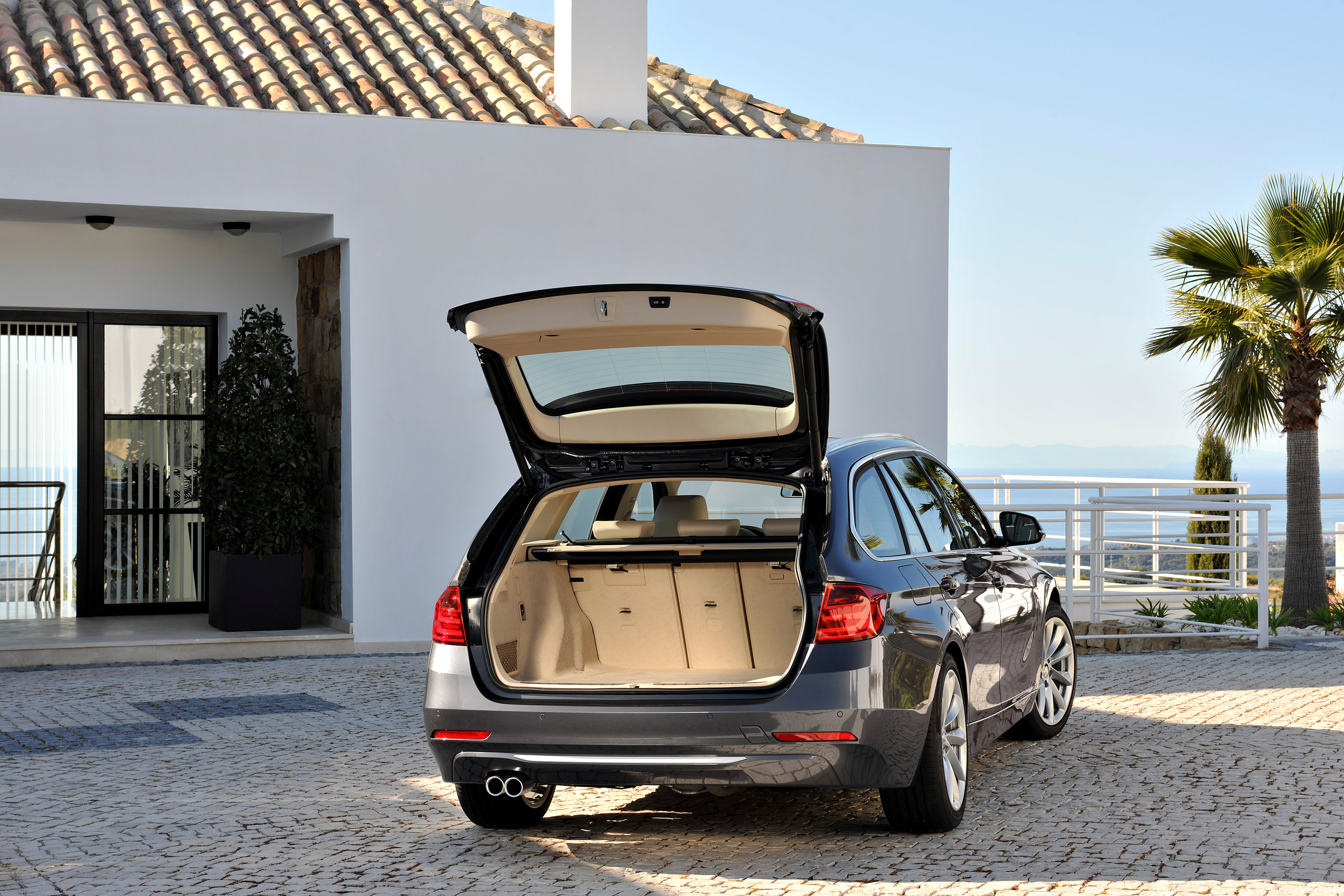 BMW 3-Series Touring photo #55